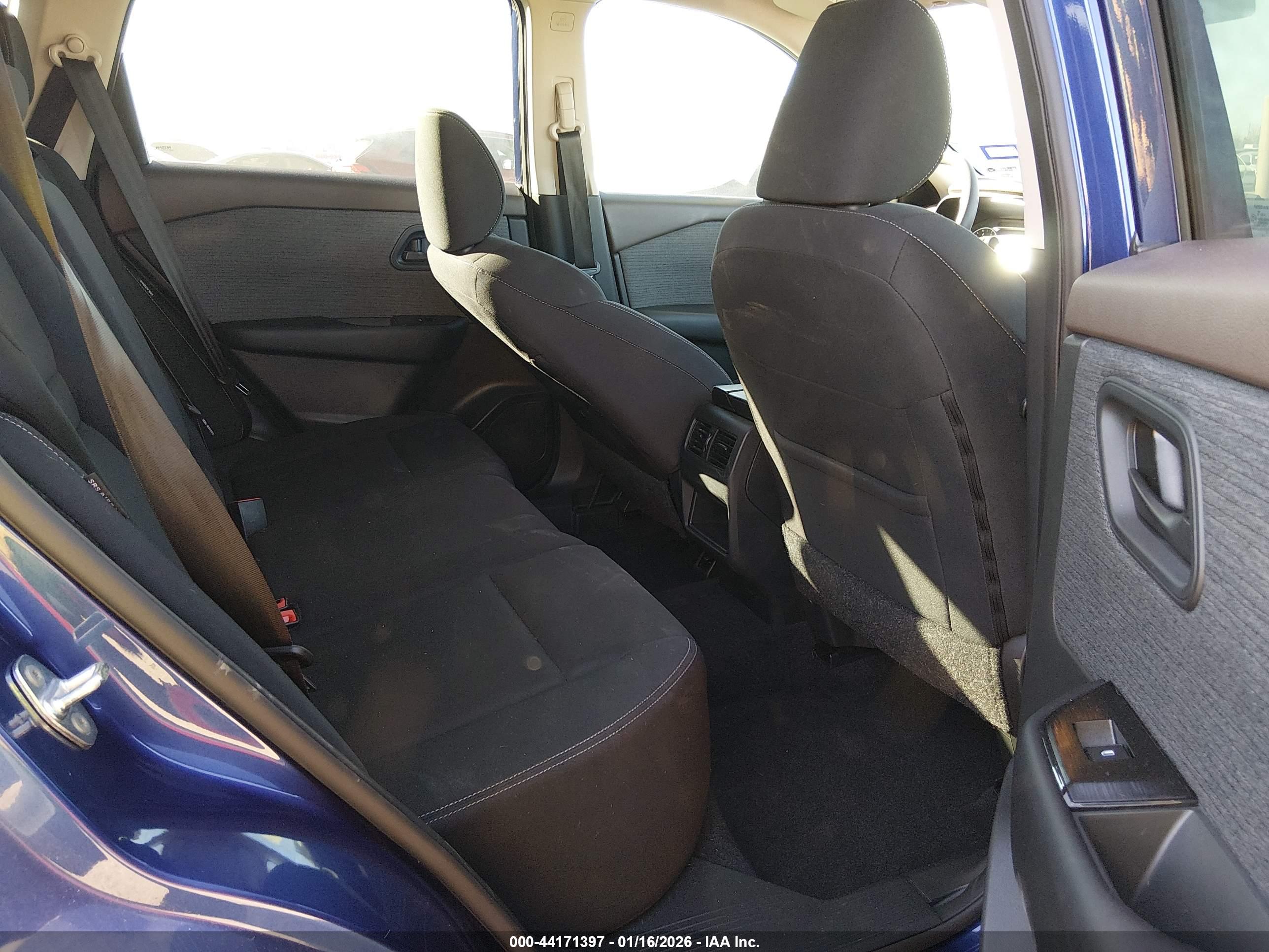 NISSAN ROGUE image 8