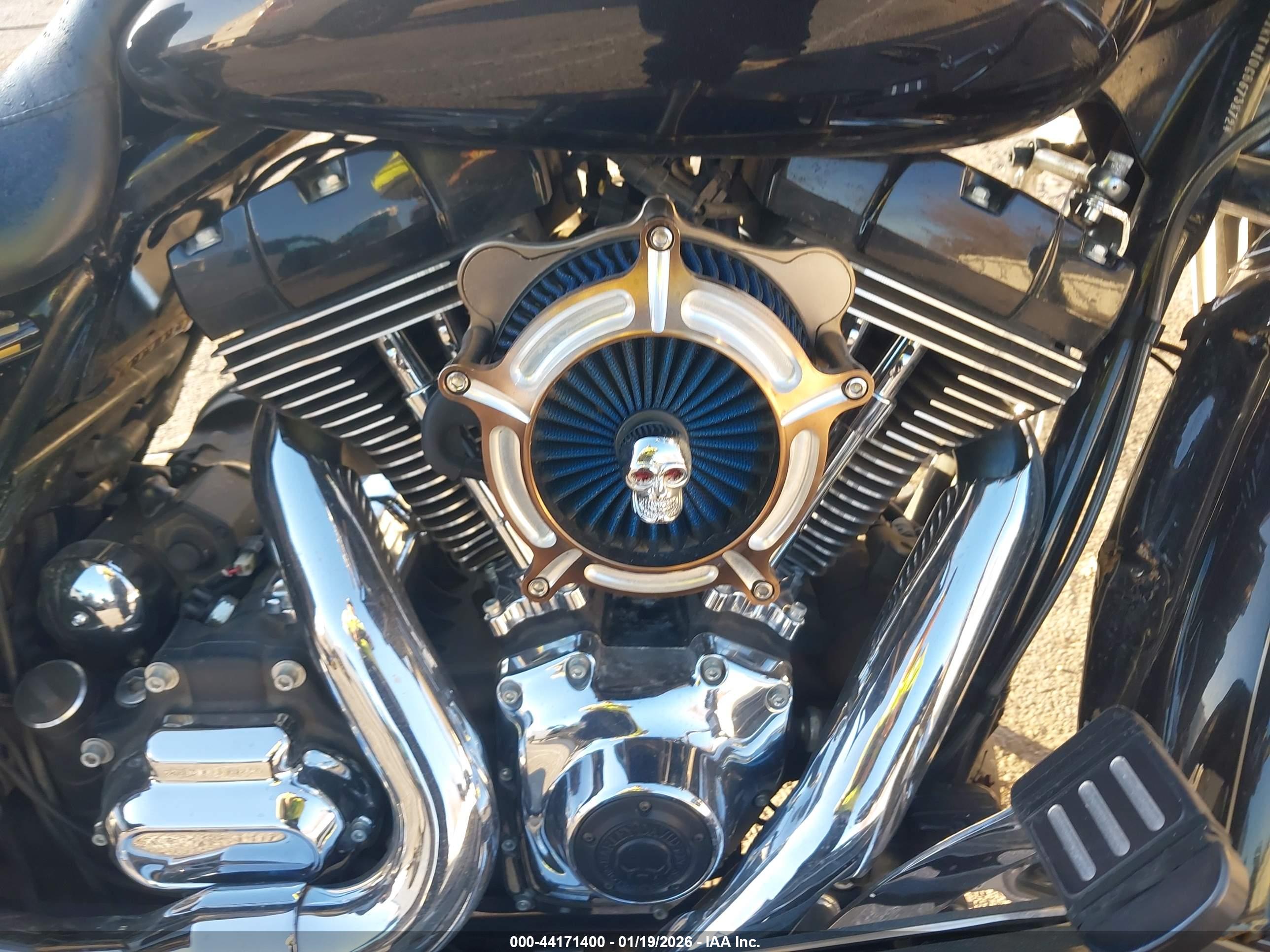 HARLEY-DAVIDSON FLTRXS image 8