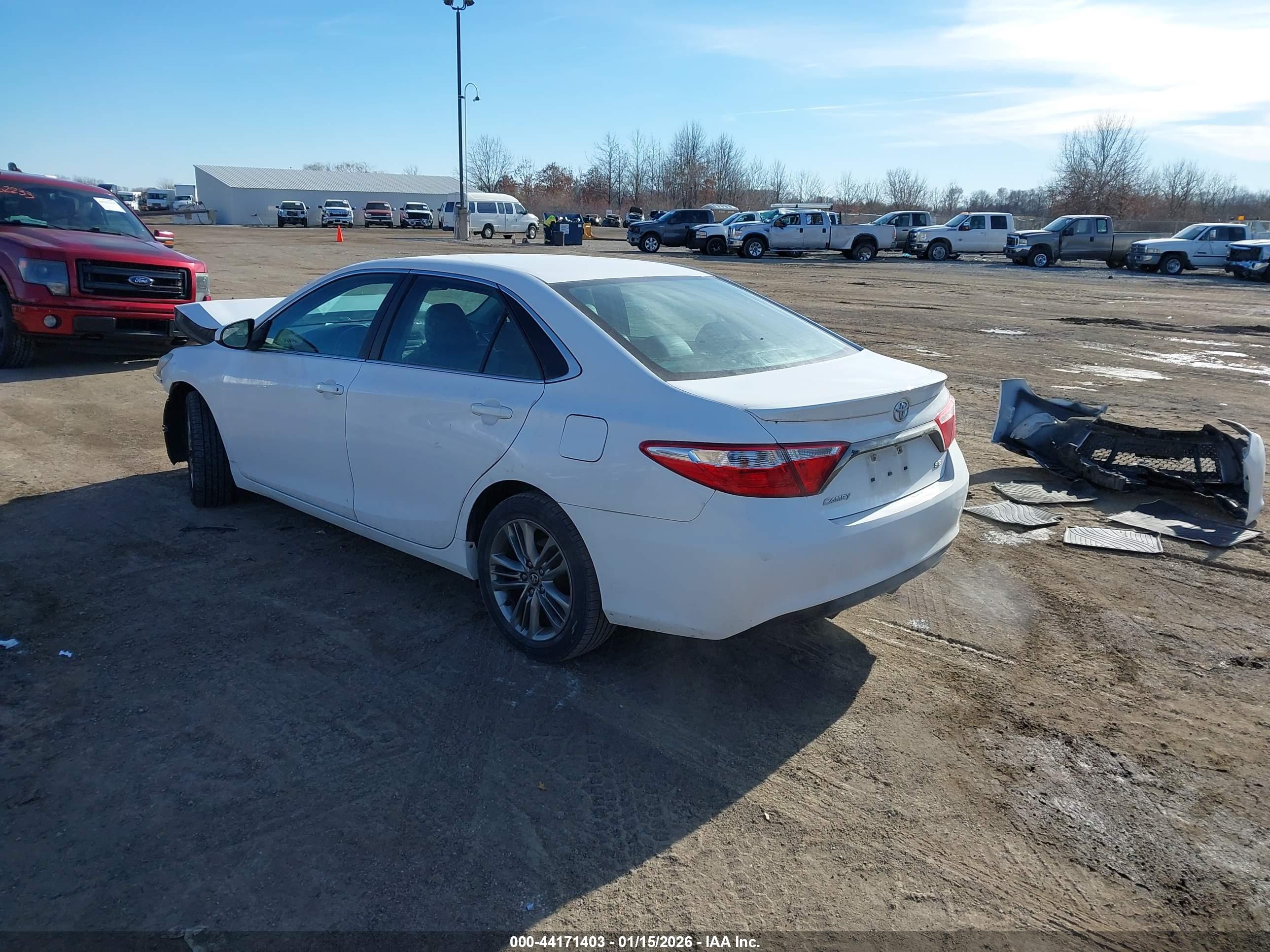 TOYOTA CAMRY image 3