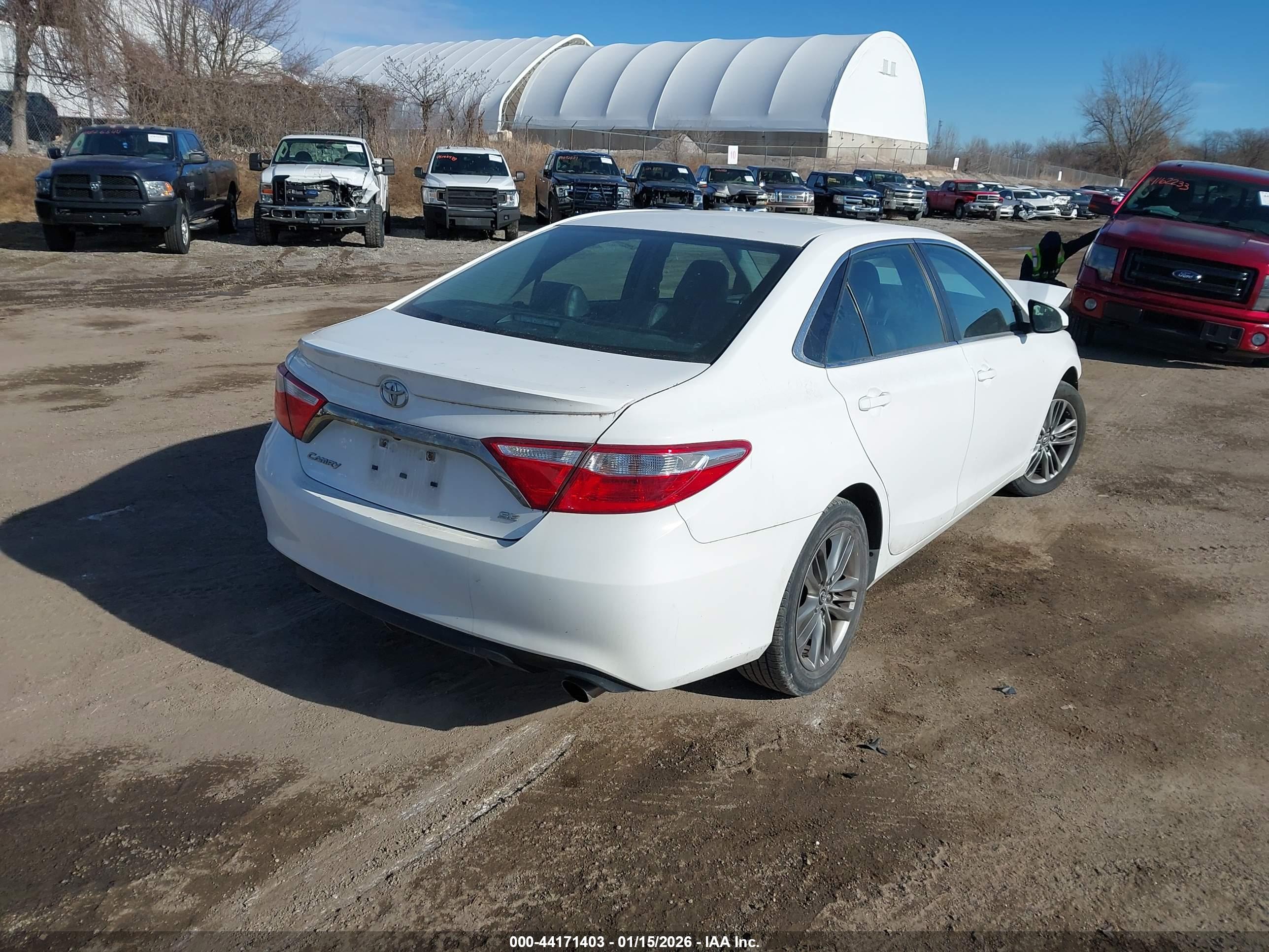 TOYOTA CAMRY image 4