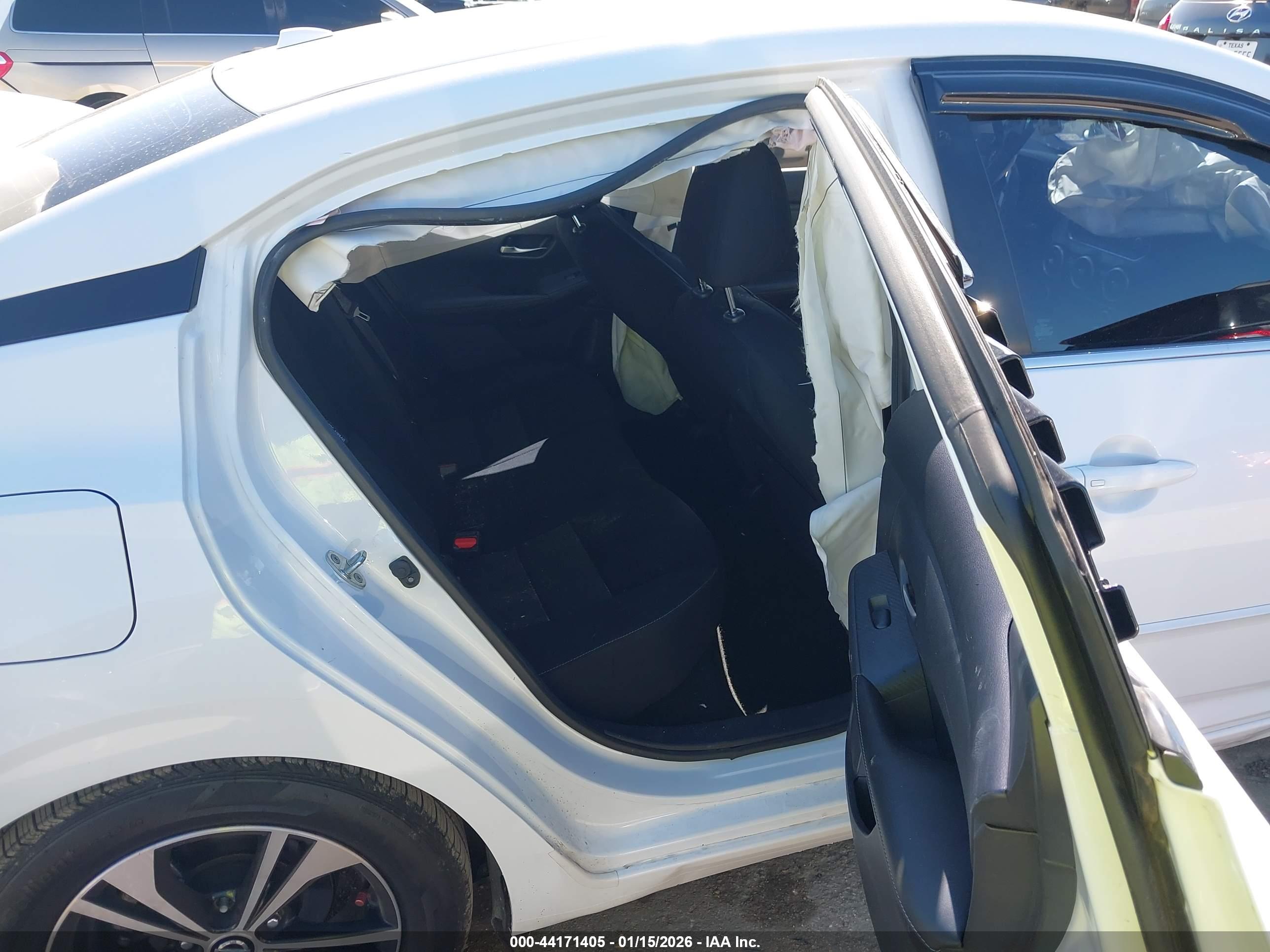 NISSAN SENTRA image 8