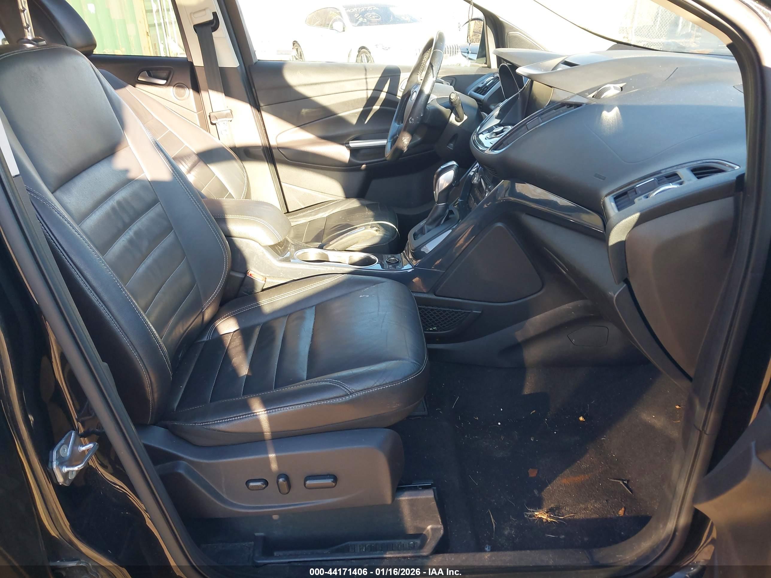 FORD ESCAPE image 5