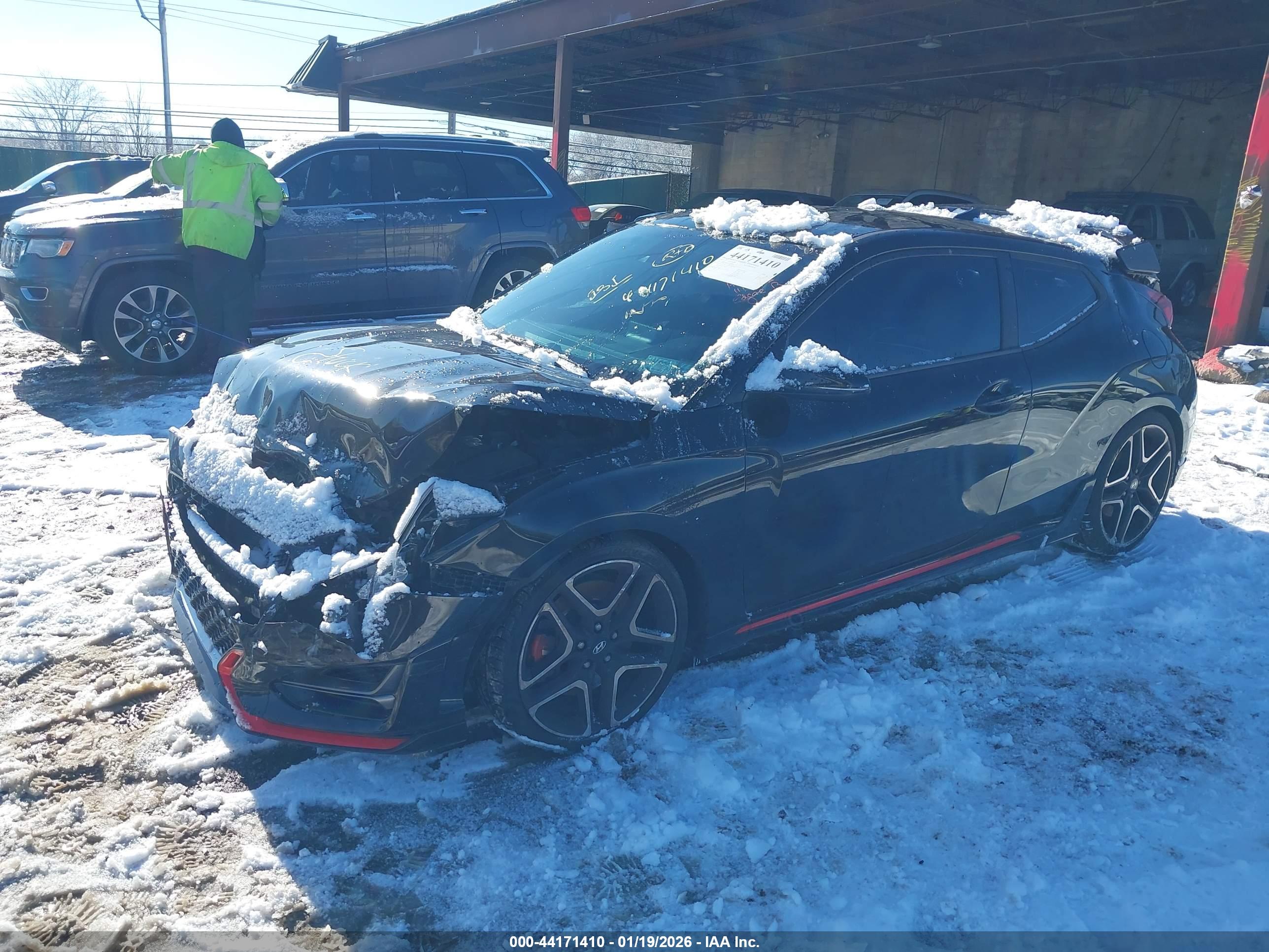 HYUNDAI VELOSTER image 2