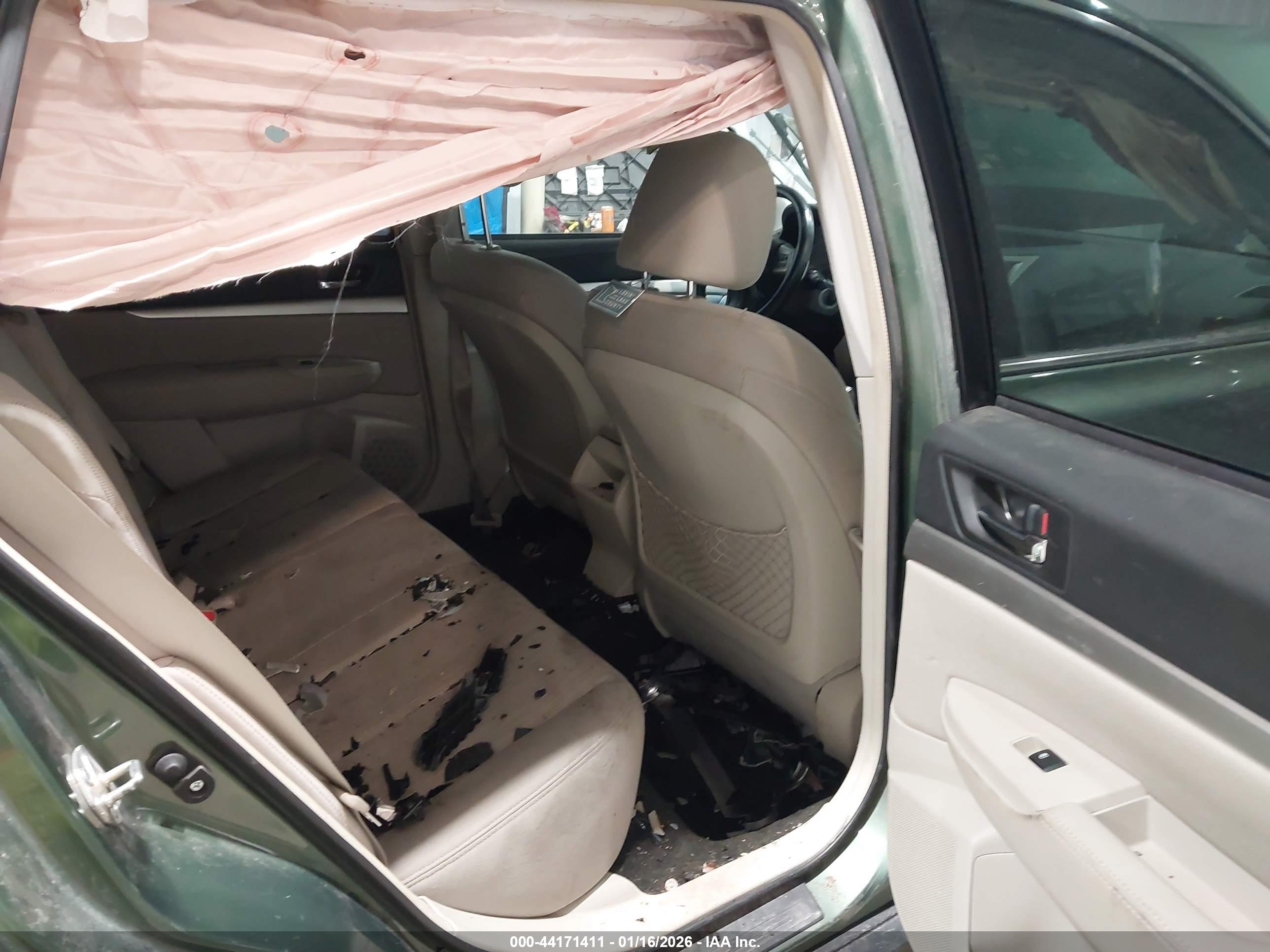 SUBARU OUTBACK image 8
