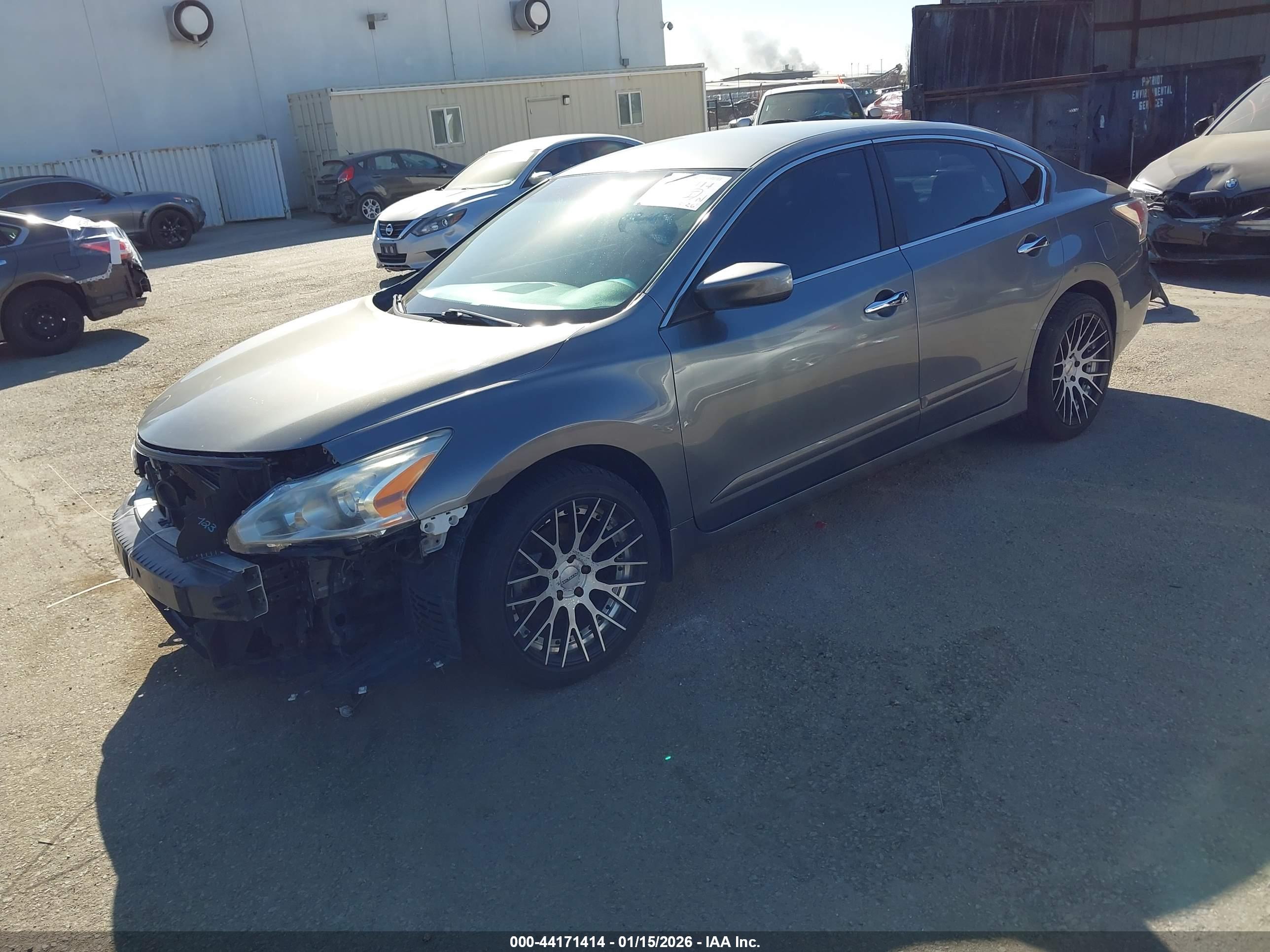 NISSAN ALTIMA image 2