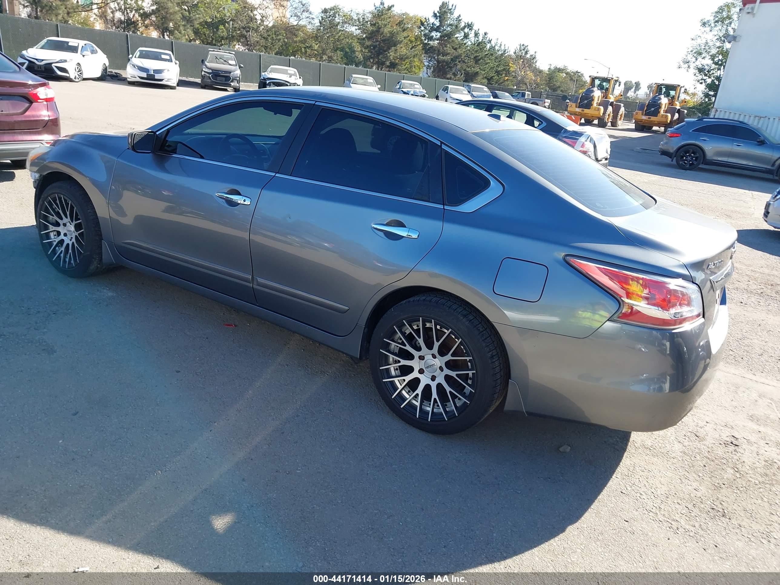 NISSAN ALTIMA image 3