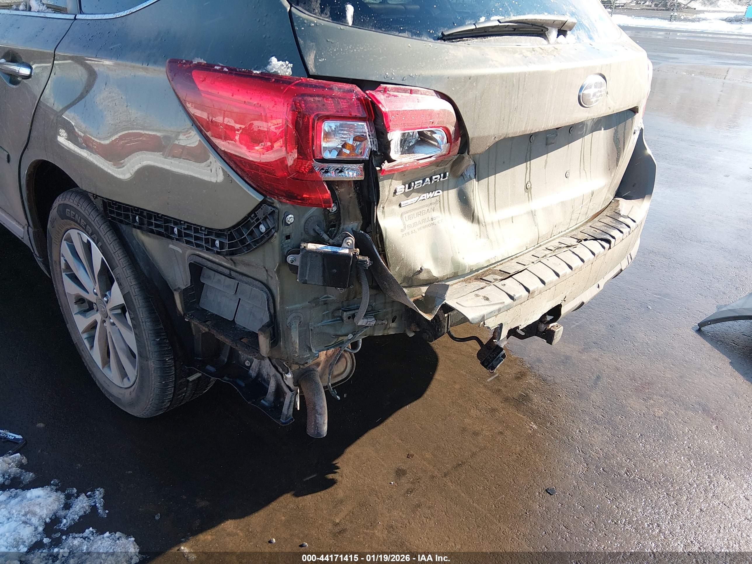 SUBARU OUTBACK image 6
