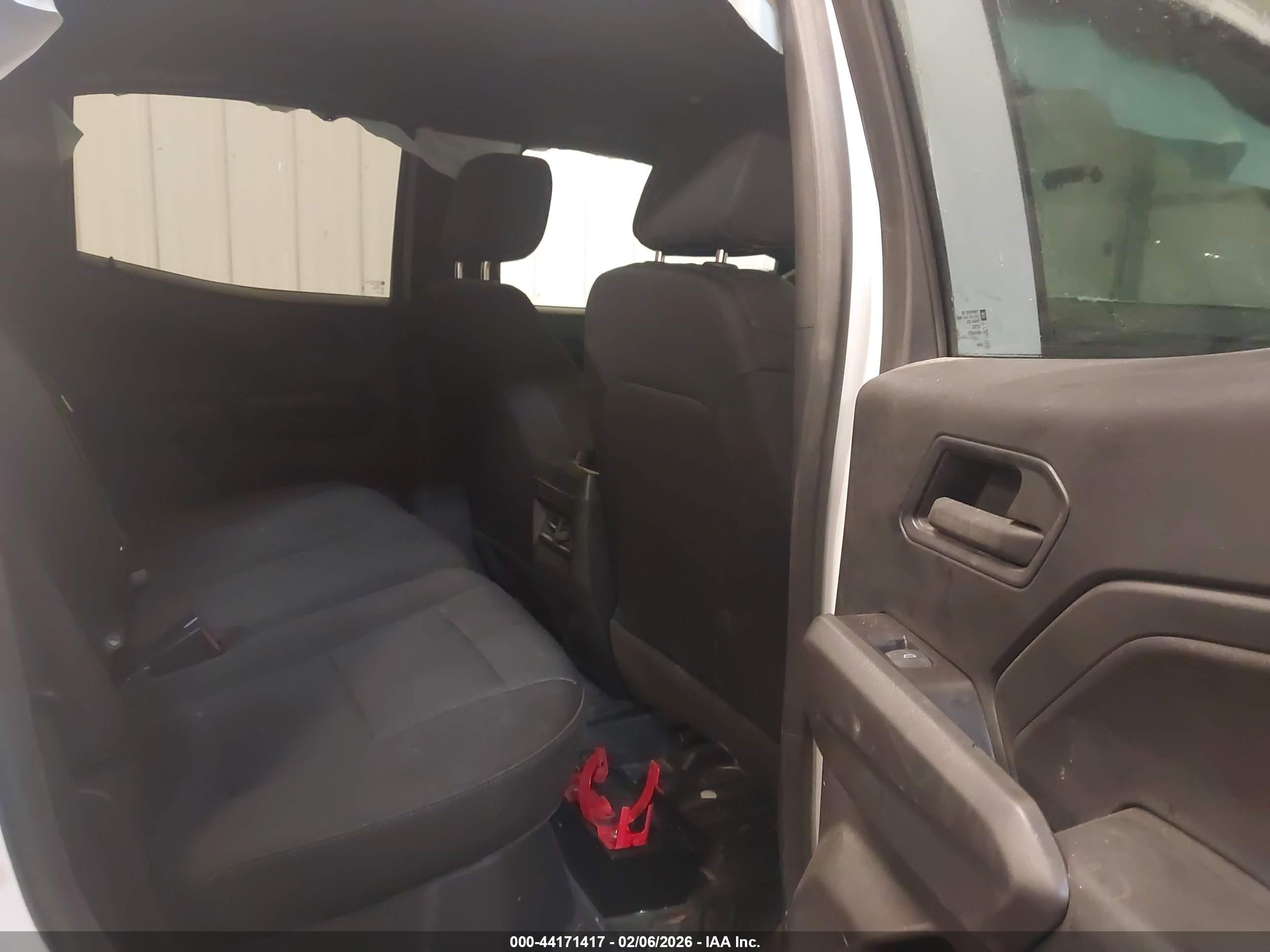 CHEVROLET COLORADO image 8