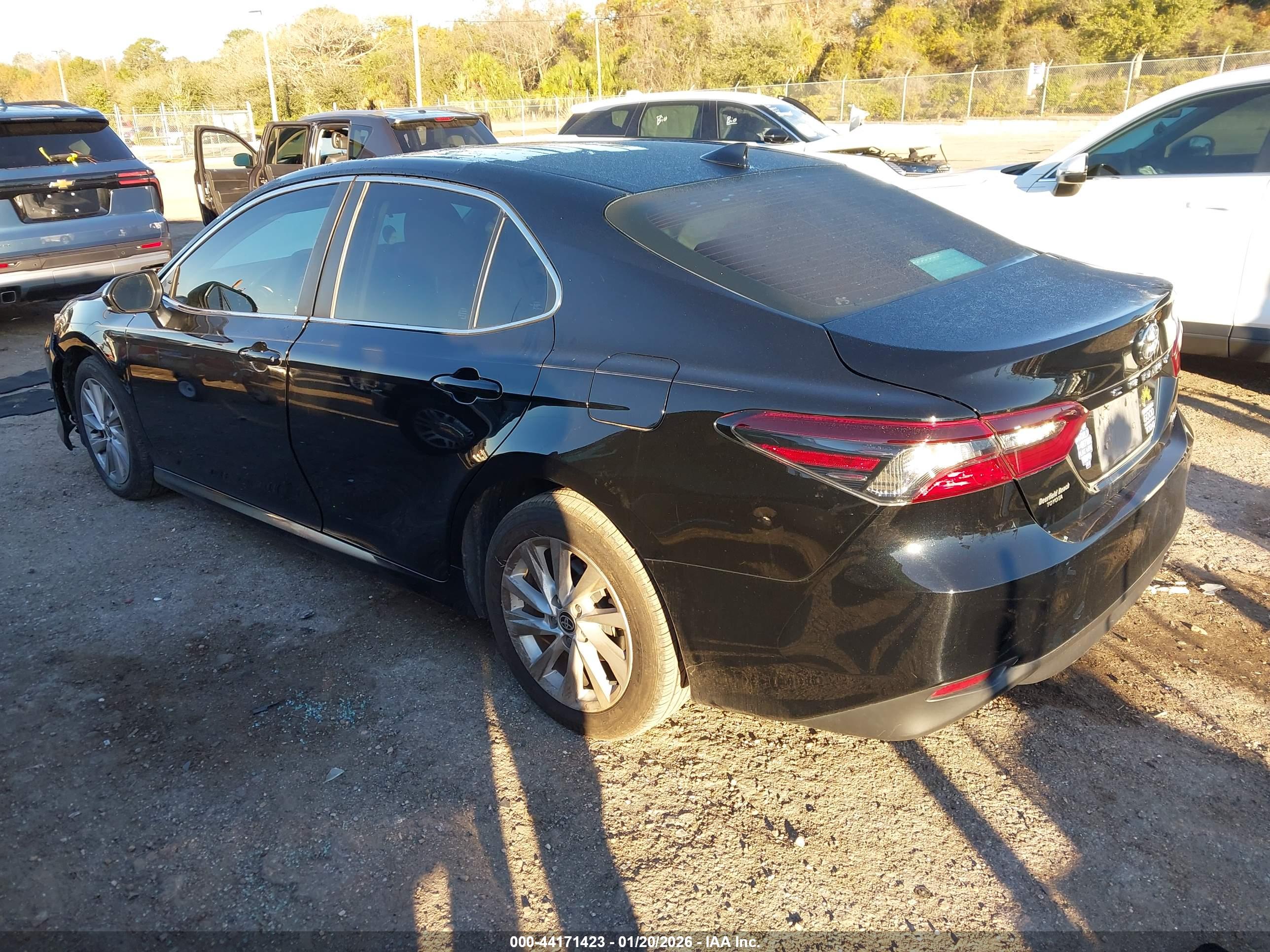 TOYOTA CAMRY image 3