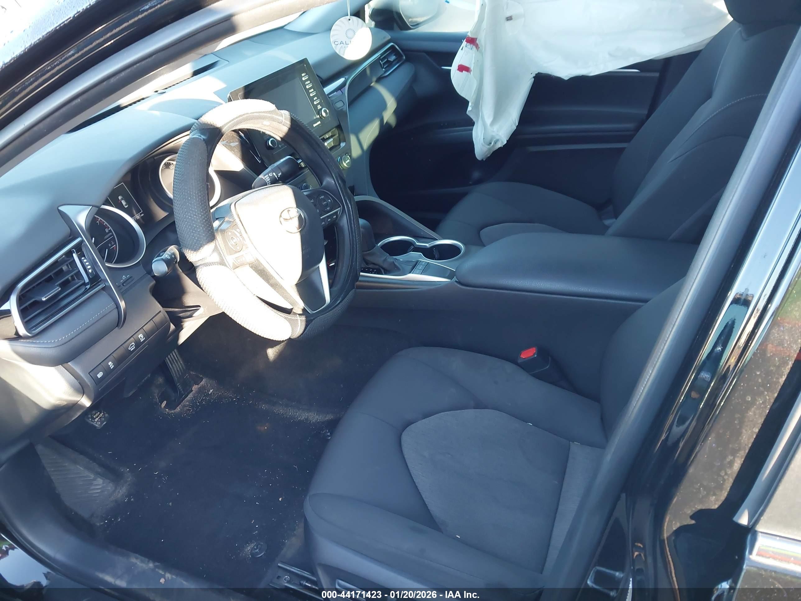 TOYOTA CAMRY image 5