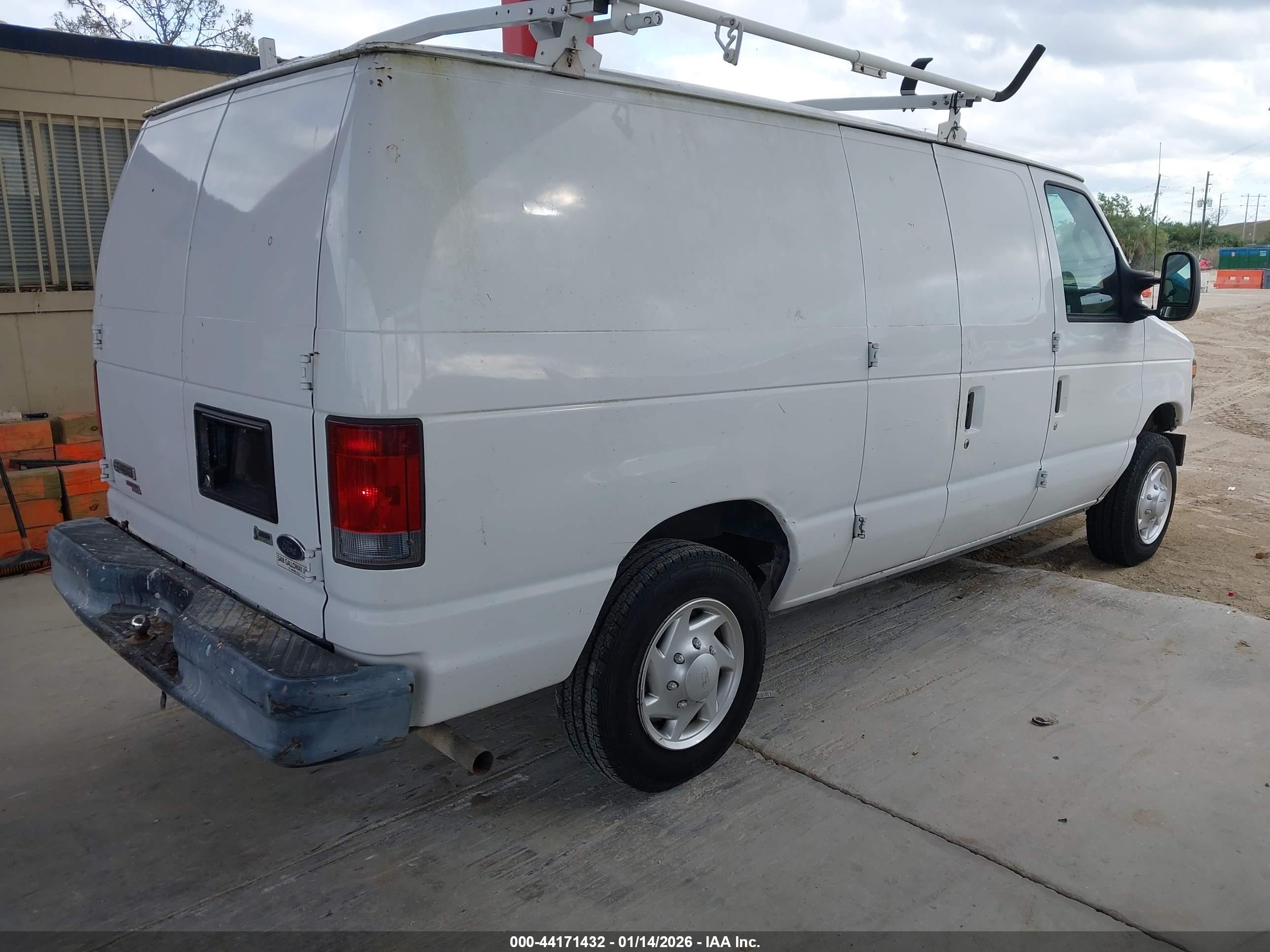 FORD E-150 image 4