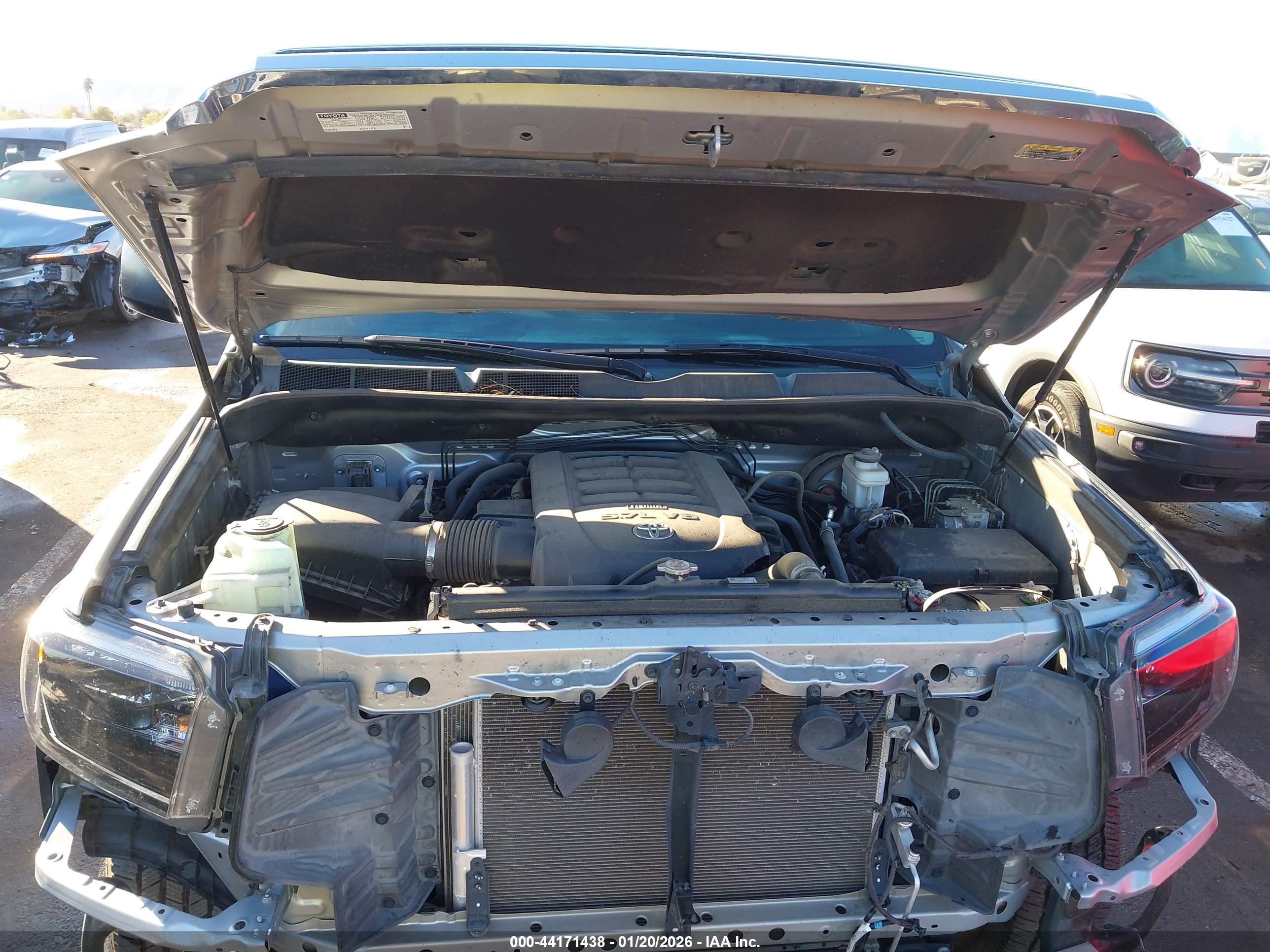 TOYOTA TUNDRA image 10