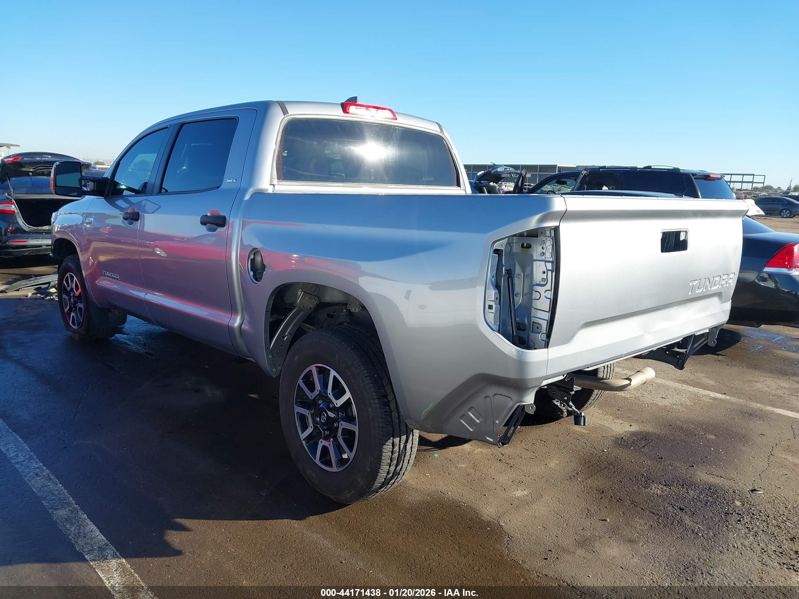 TOYOTA TUNDRA image 3