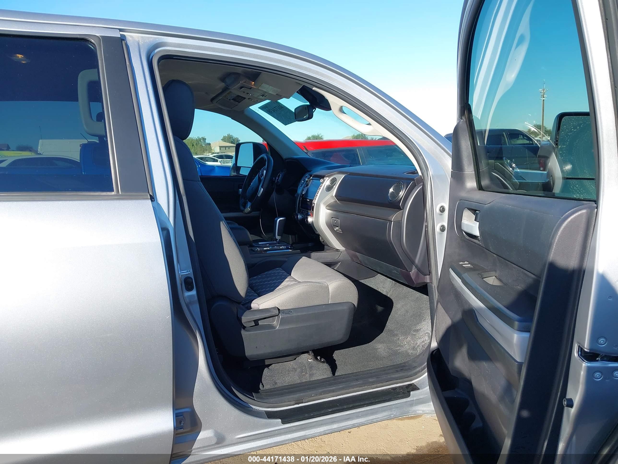 TOYOTA TUNDRA image 5