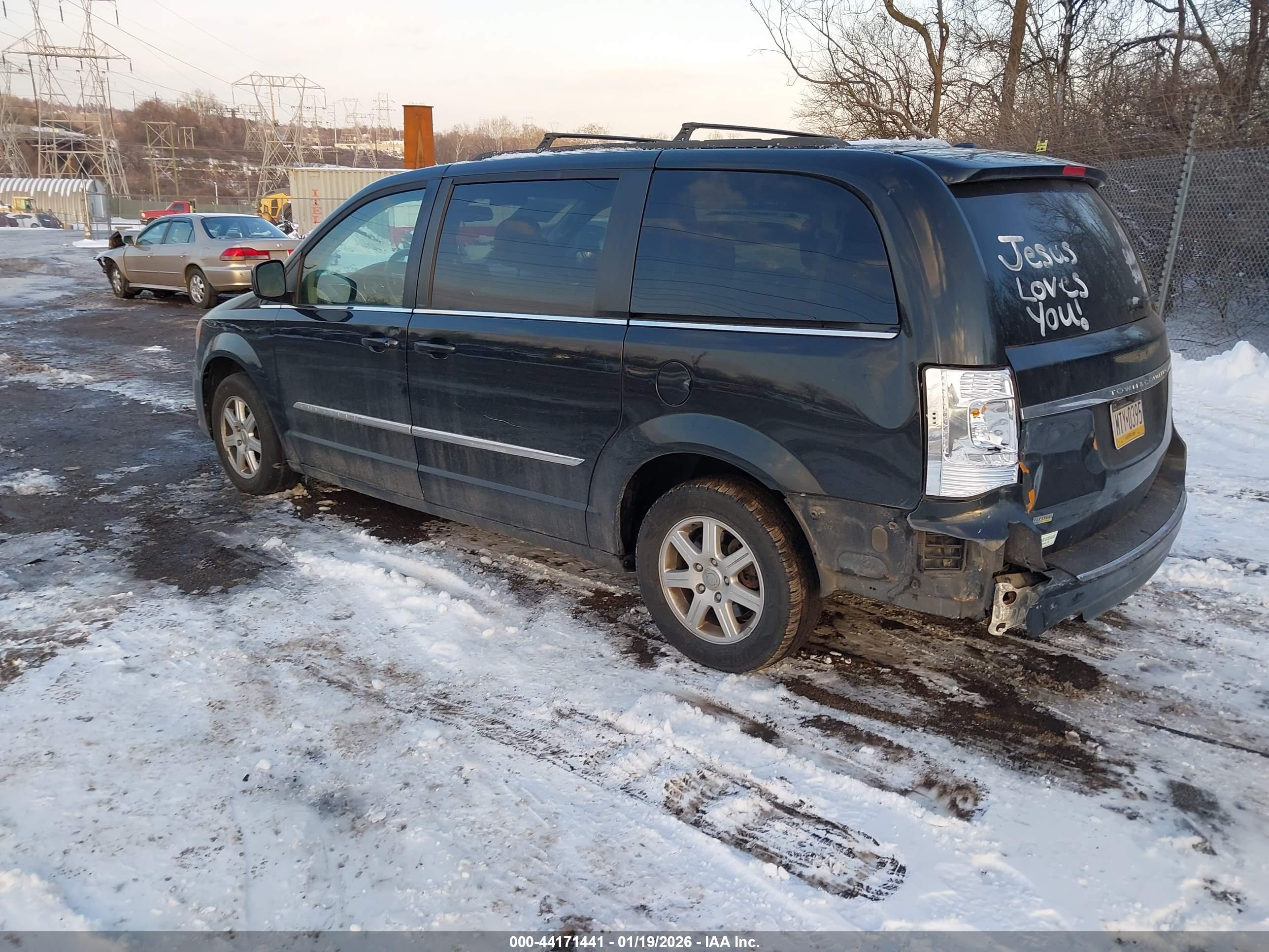 CHRYSLER TOWN image 3