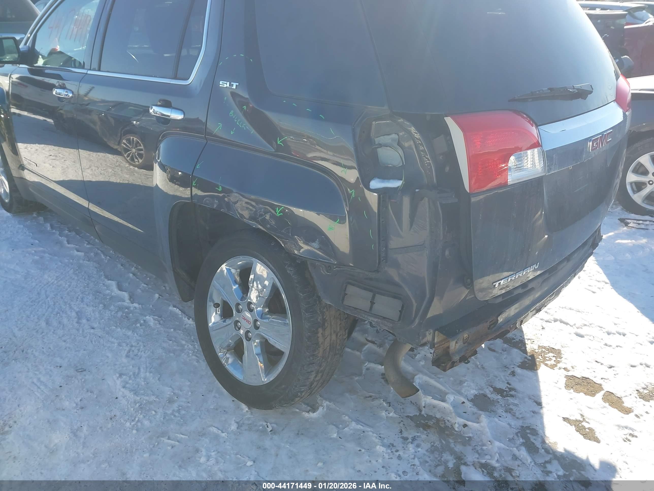 GMC TERRAIN image 6