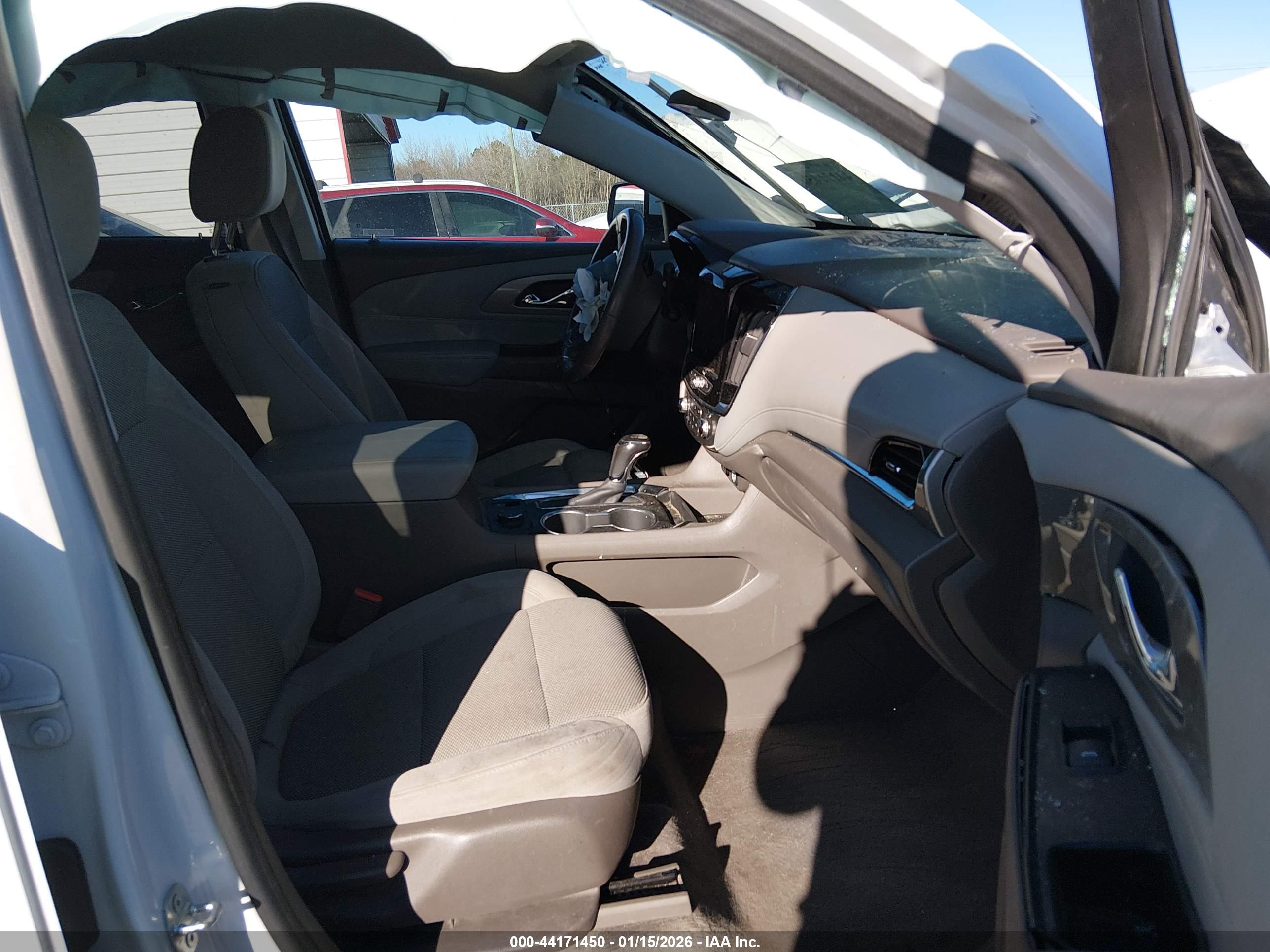 CHEVROLET TRAVERSE image 5