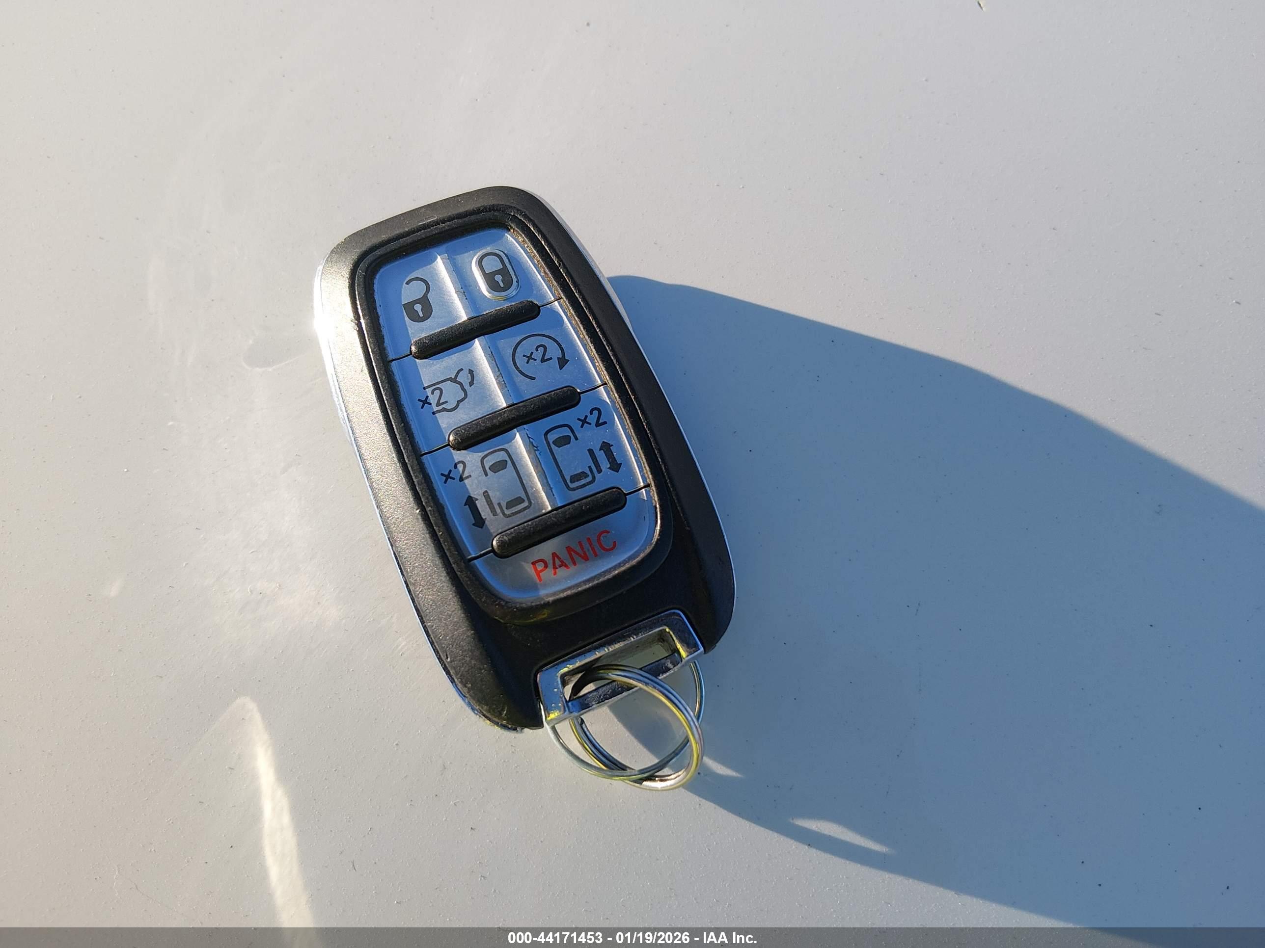 CHRYSLER PACIFICA image 11