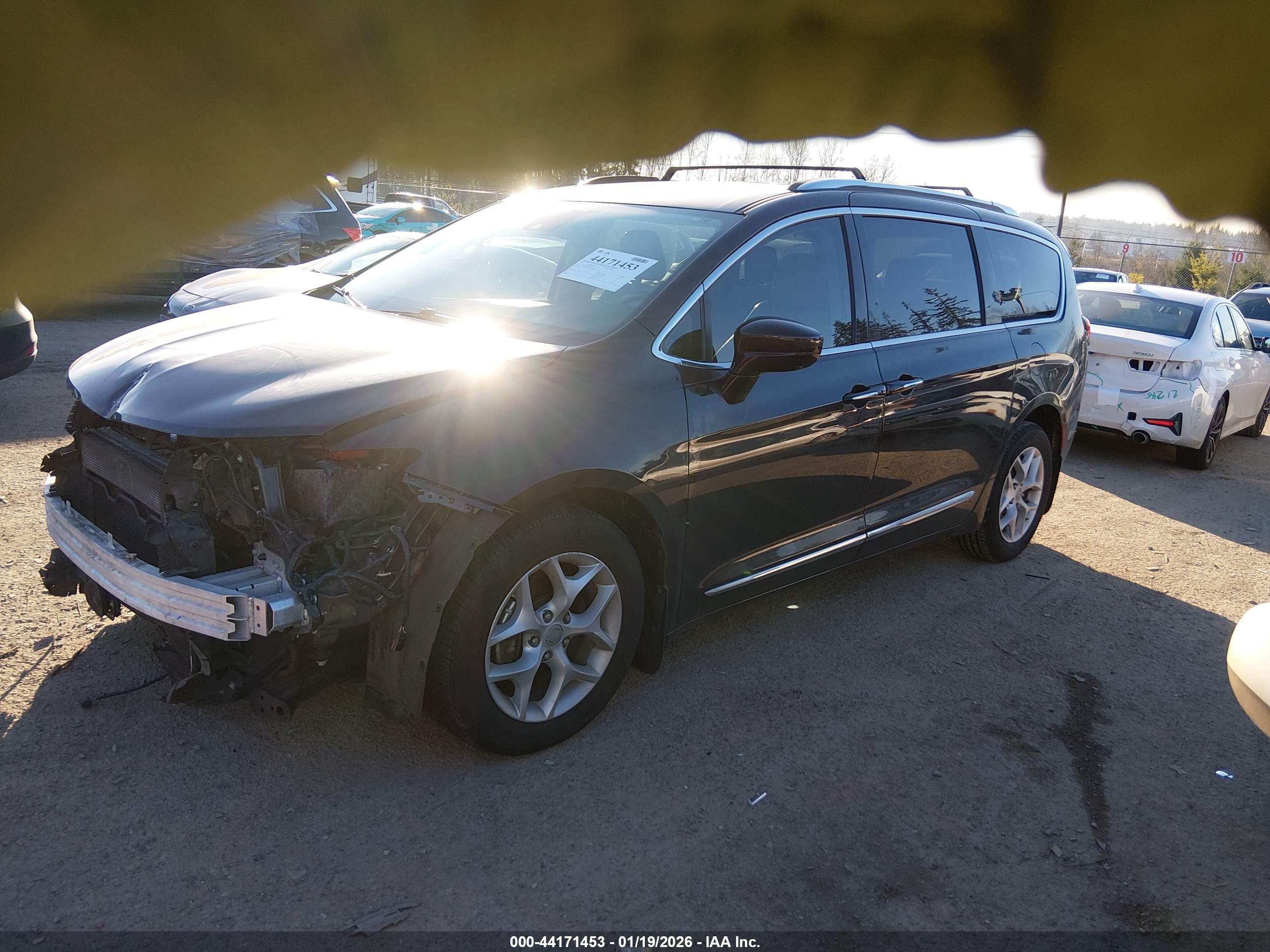 CHRYSLER PACIFICA image 2