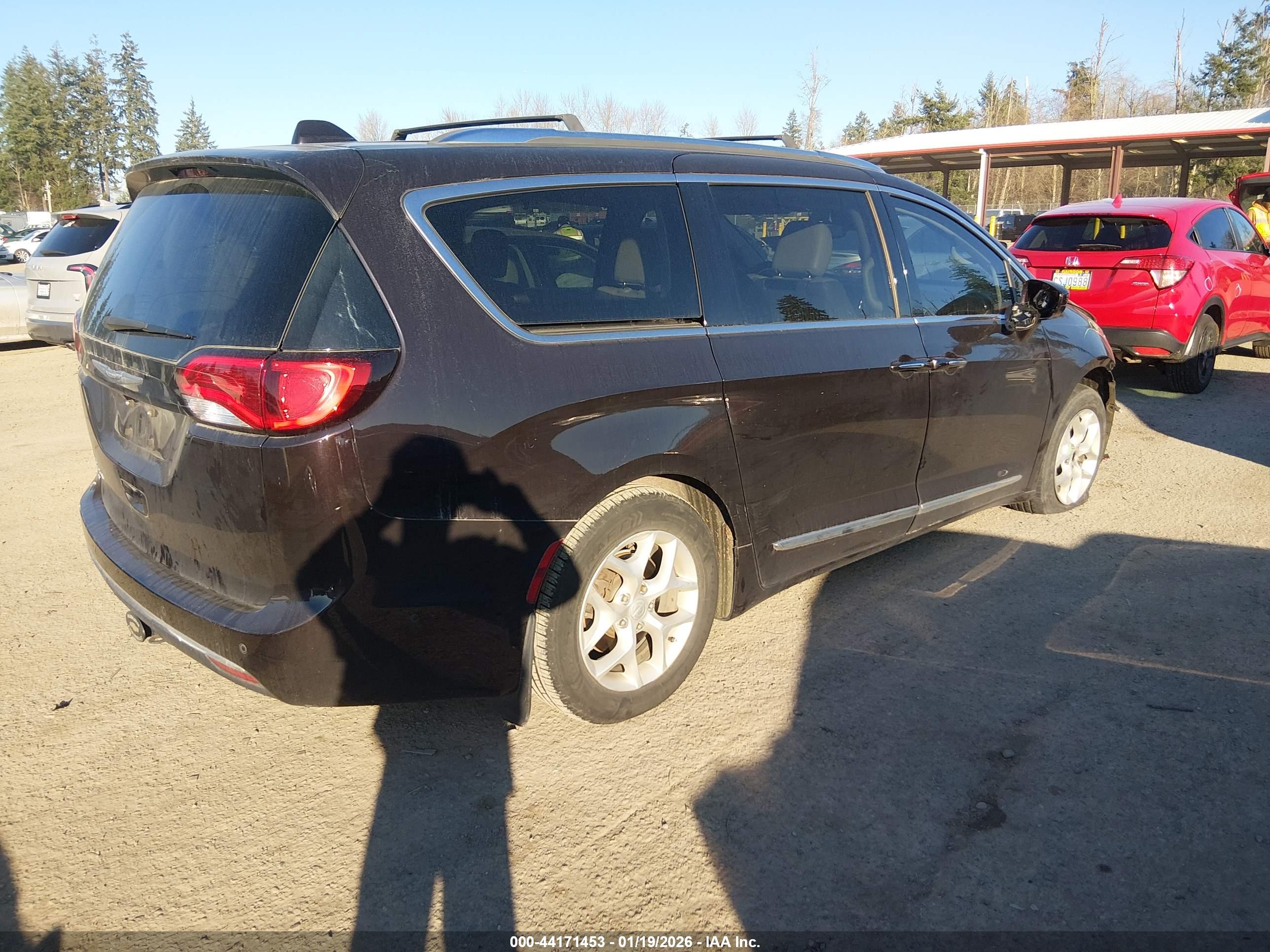 CHRYSLER PACIFICA image 4