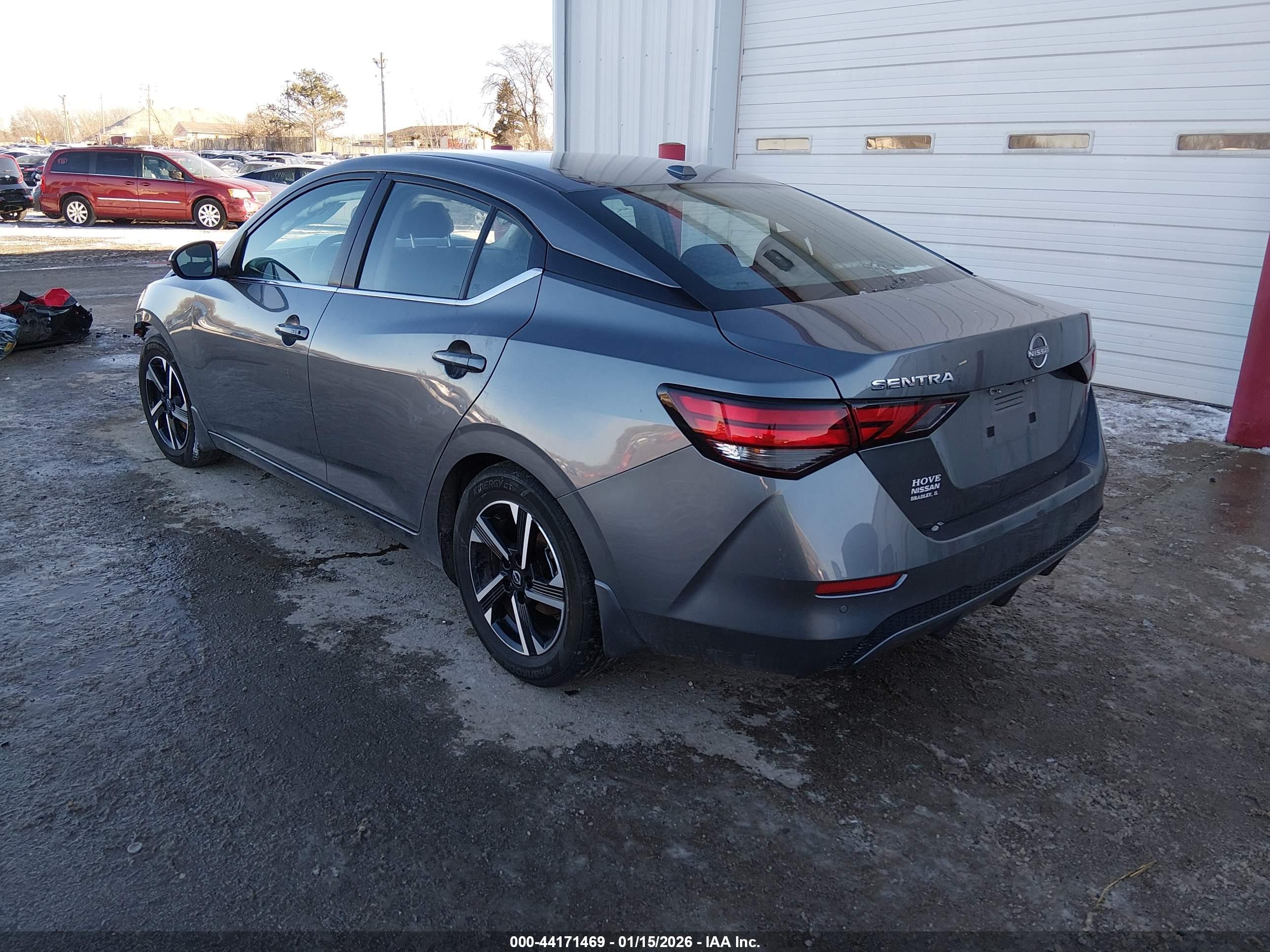 NISSAN SENTRA image 3