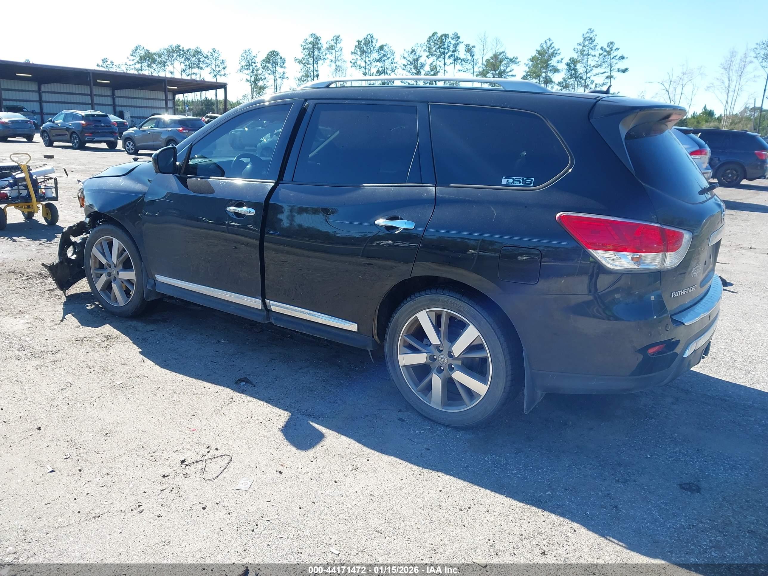 NISSAN PATHFINDER image 3