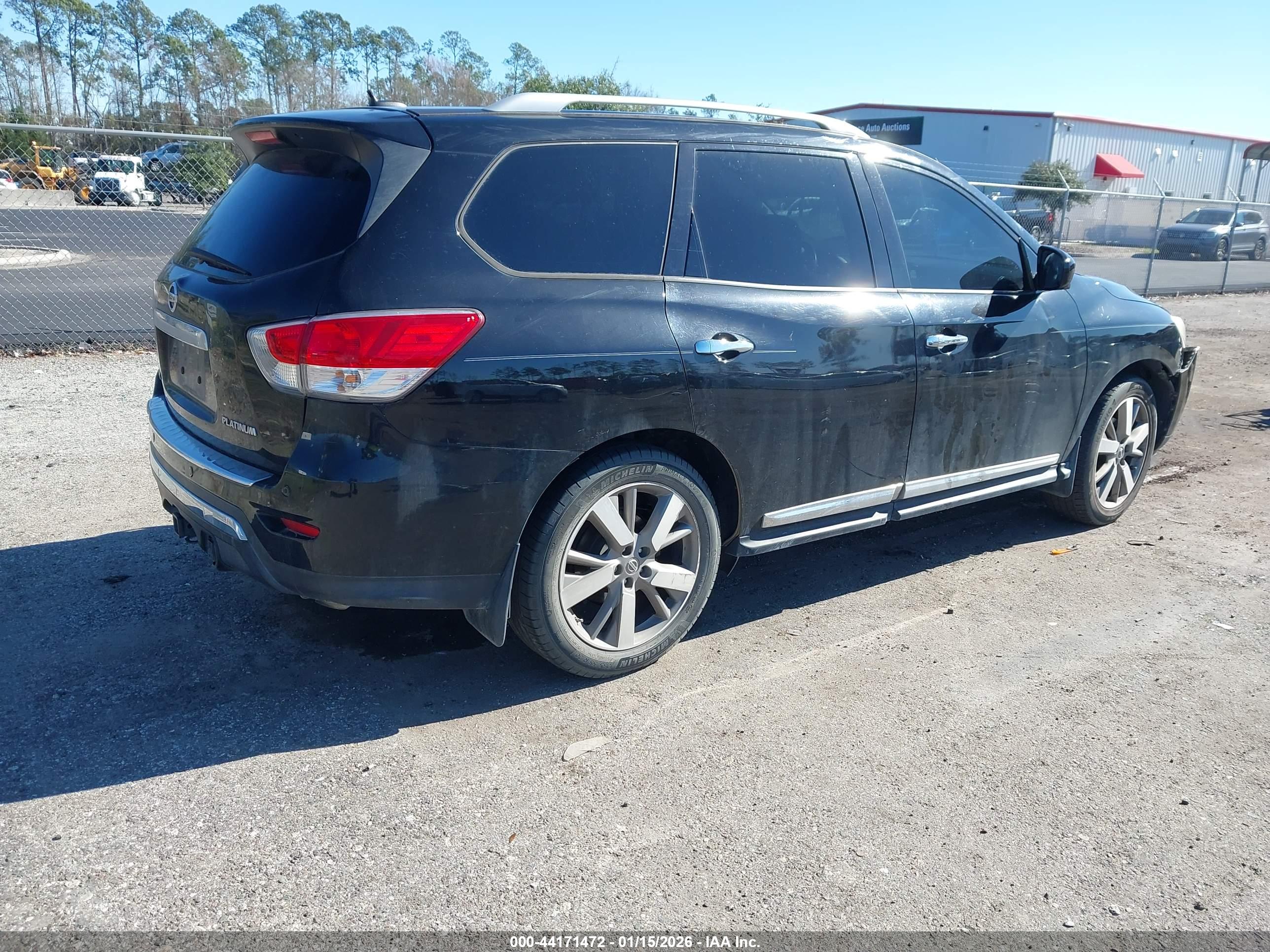 NISSAN PATHFINDER image 4