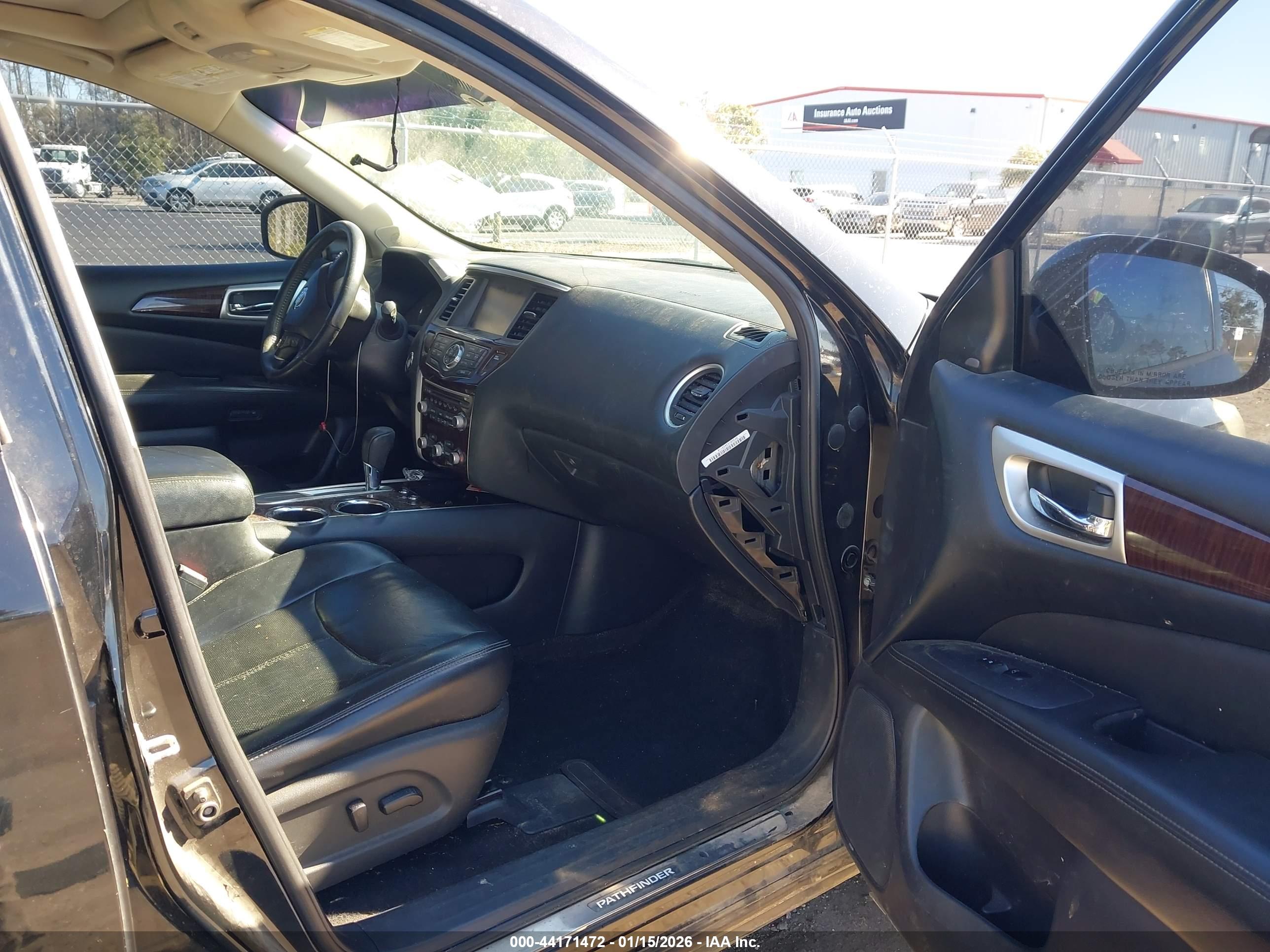 NISSAN PATHFINDER image 5