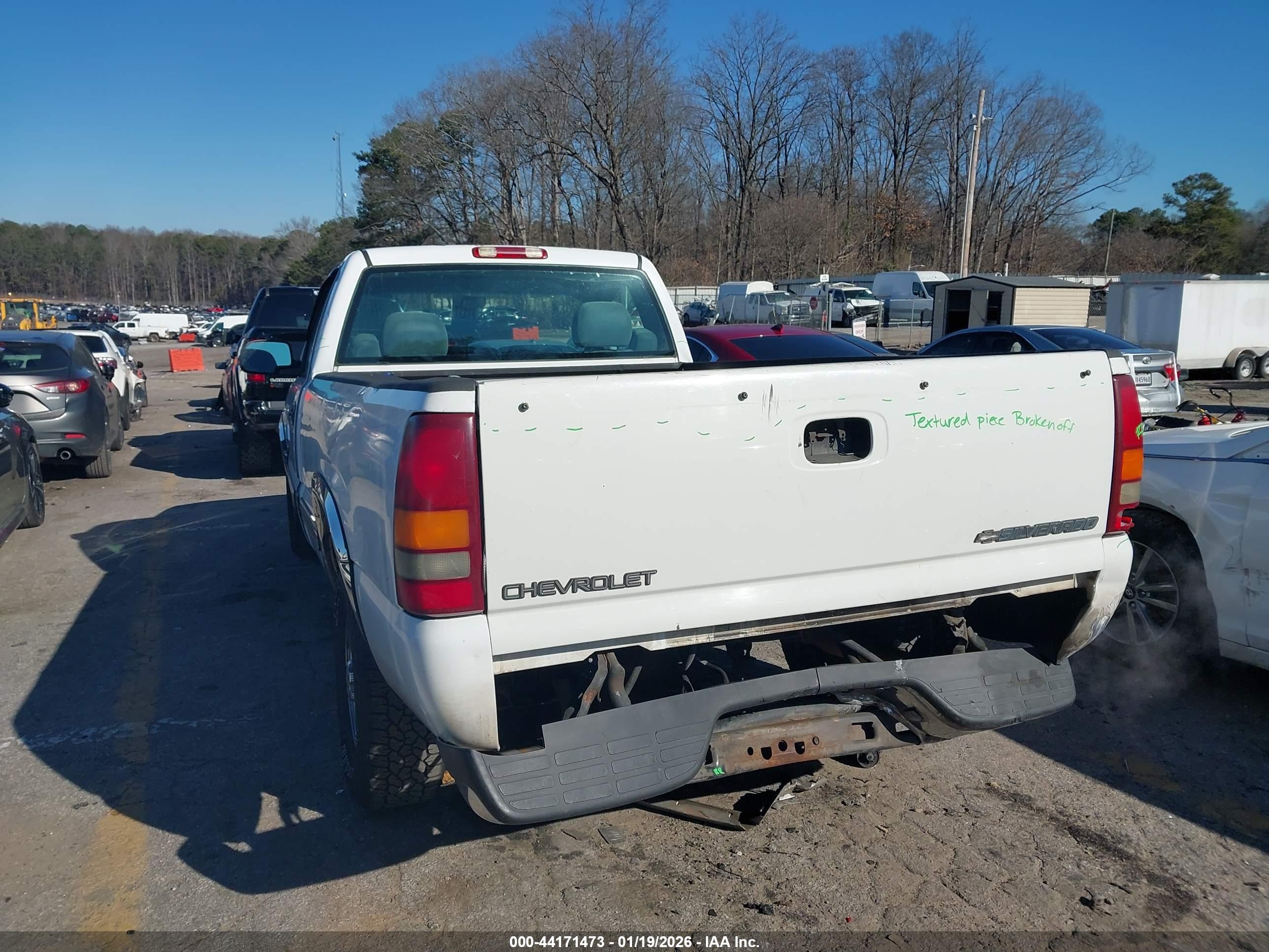 CHEVROLET SILVERADO image 3