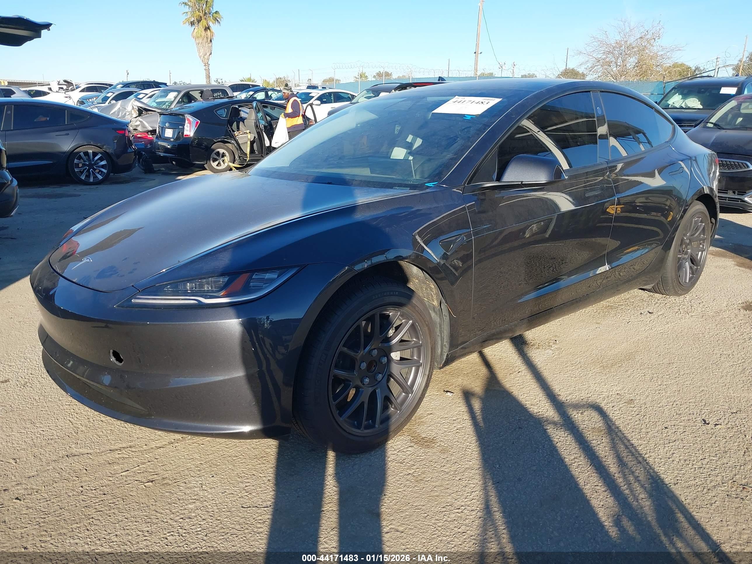 TESLA MODEL image 2