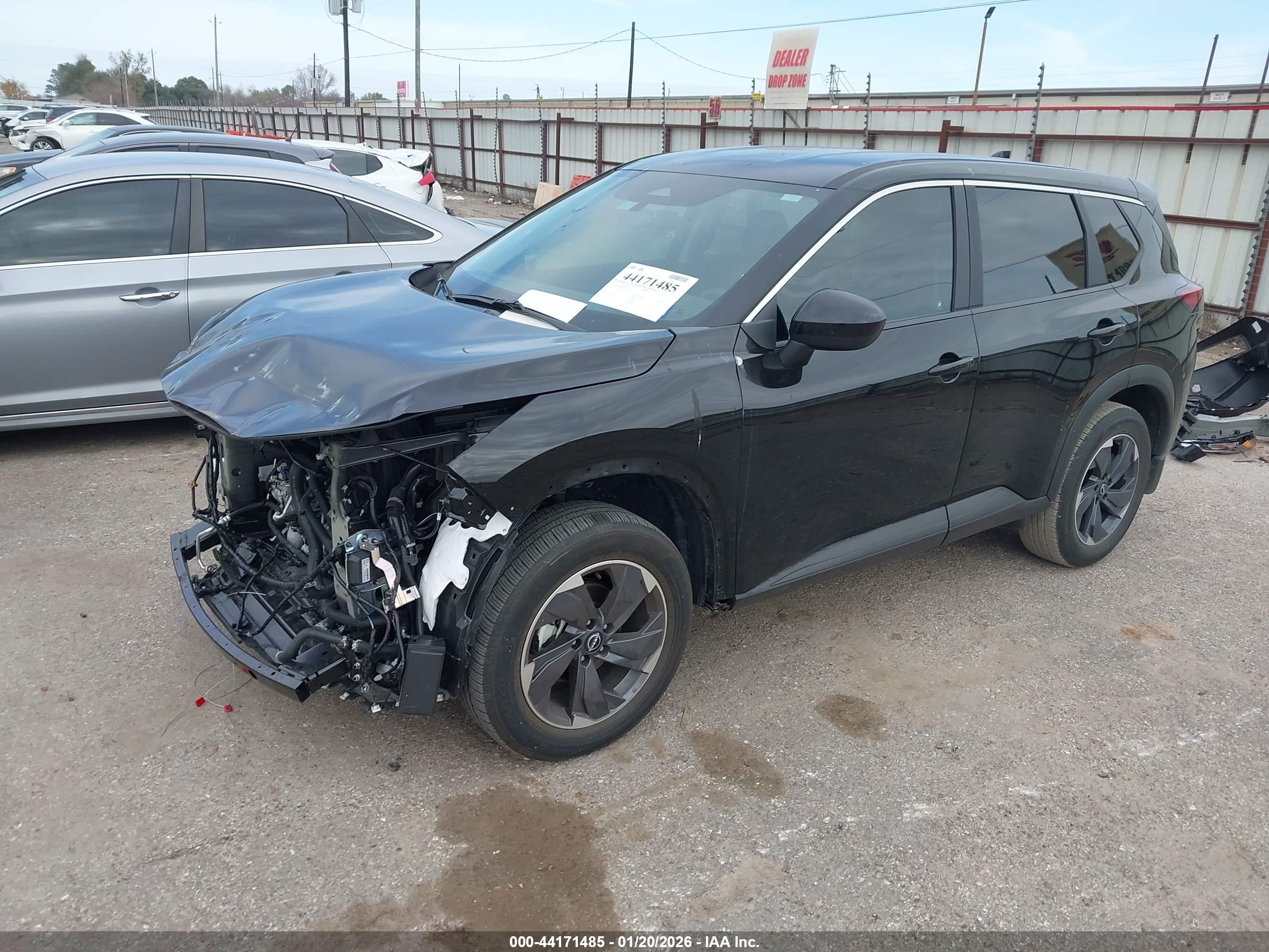 NISSAN ROGUE image 2