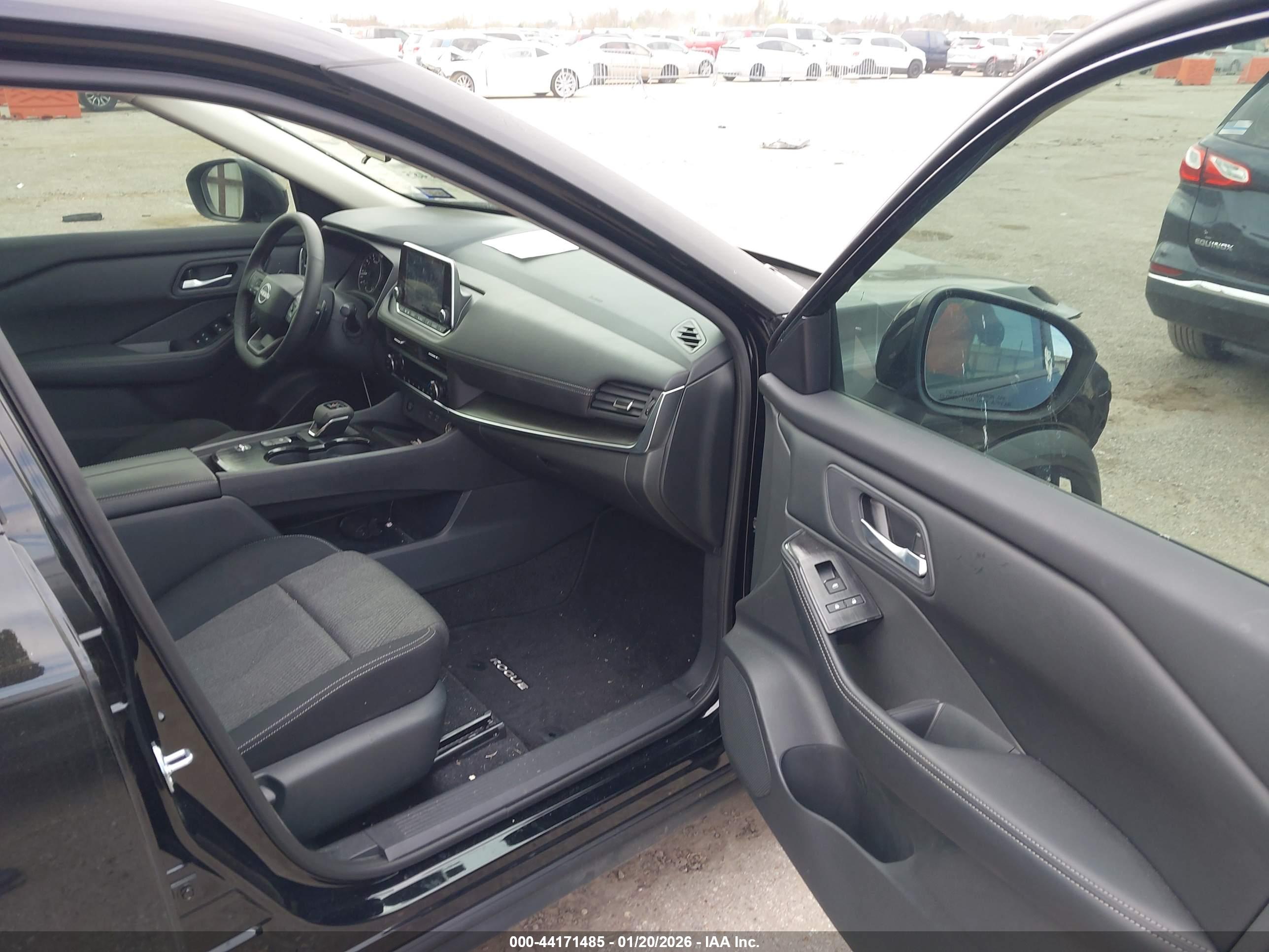 NISSAN ROGUE image 5