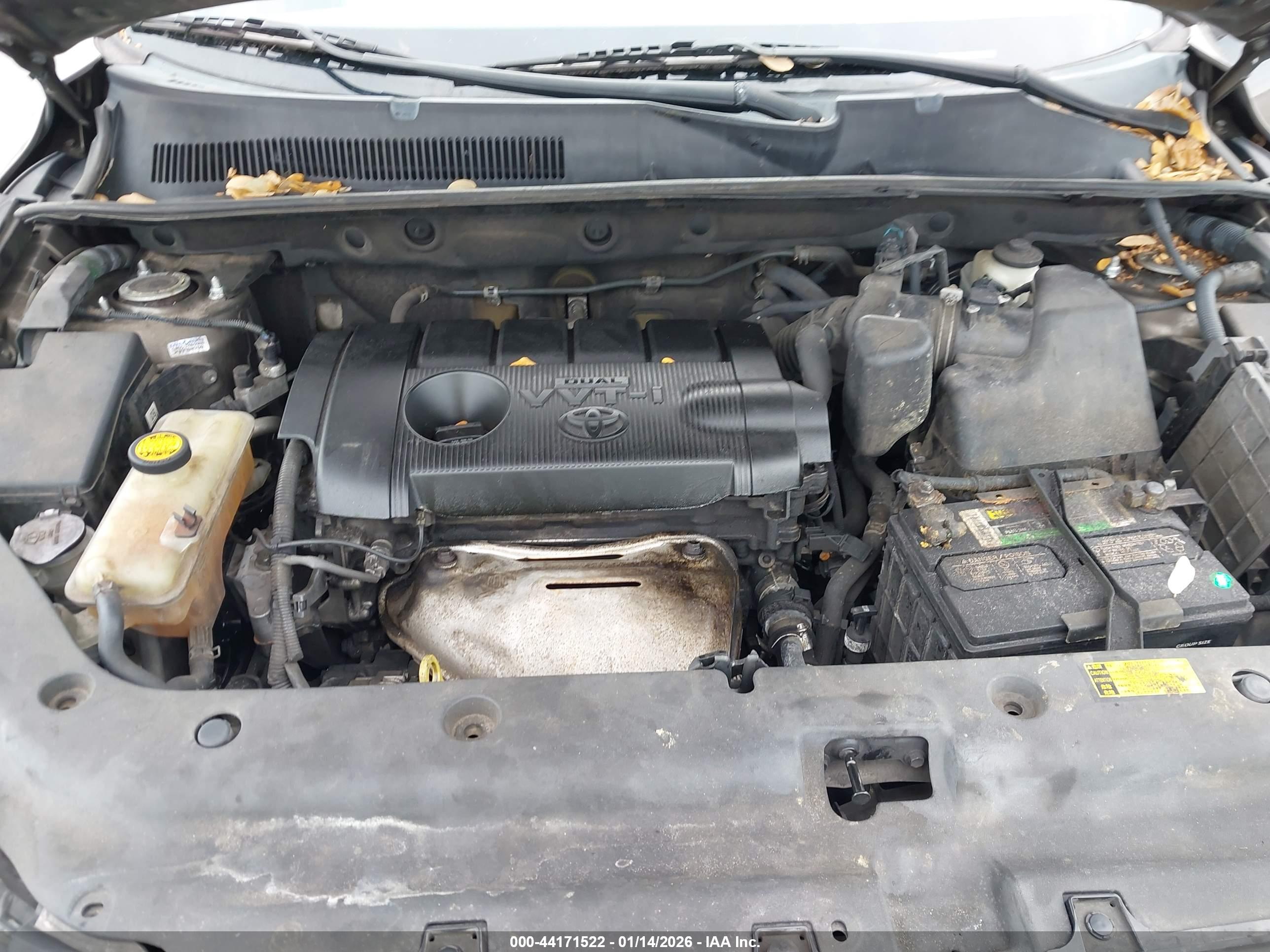 TOYOTA RAV4 image 10
