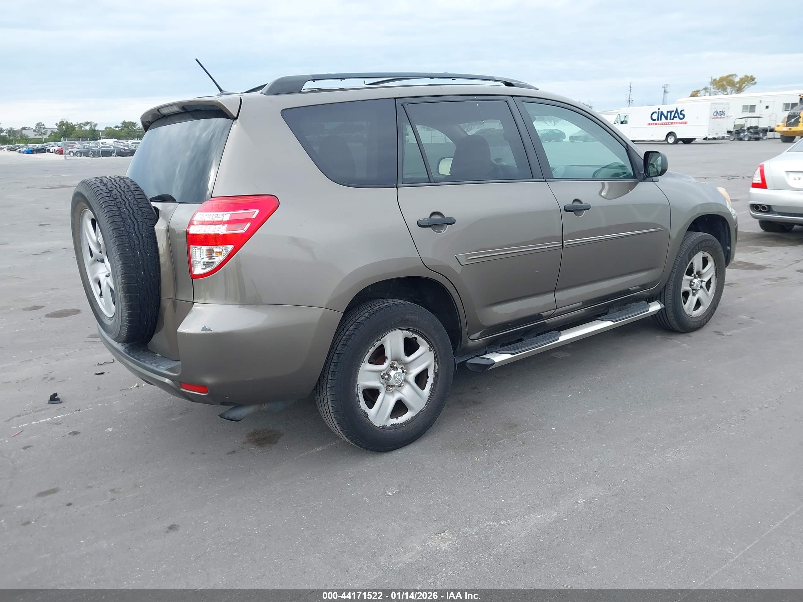 TOYOTA RAV4 image 4
