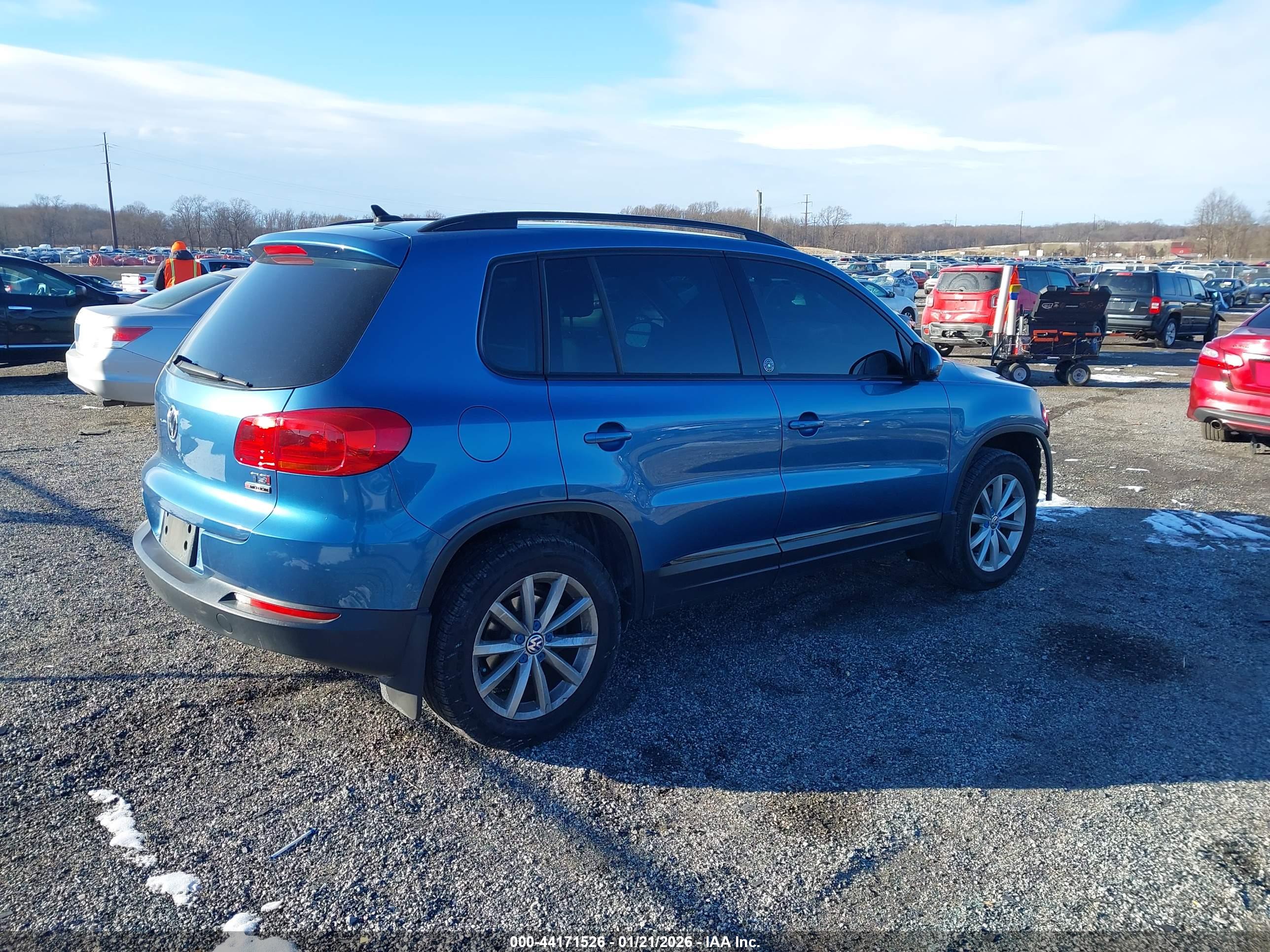 VOLKSWAGEN TIGUAN image 4