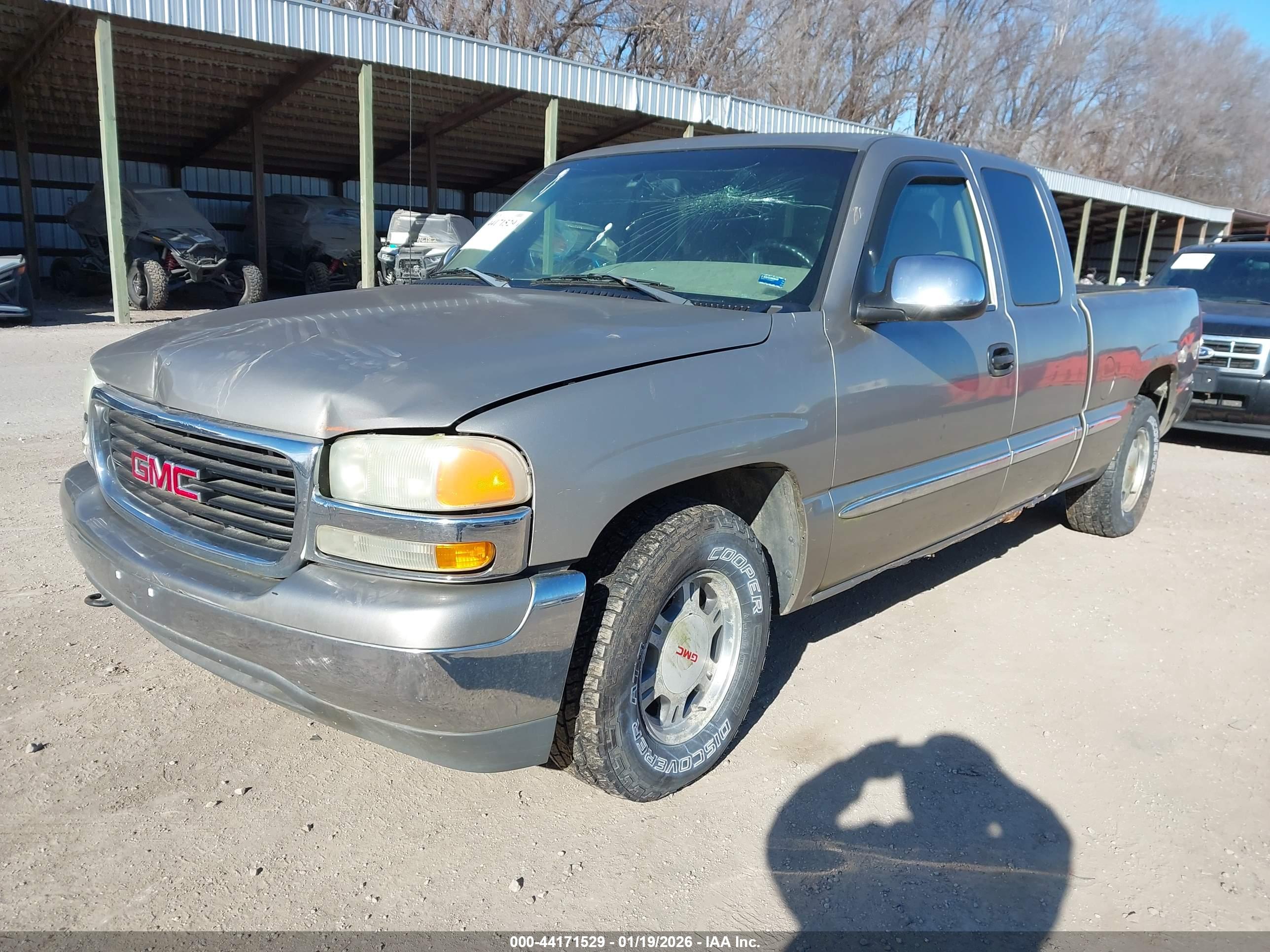 GMC SIERRA image 2