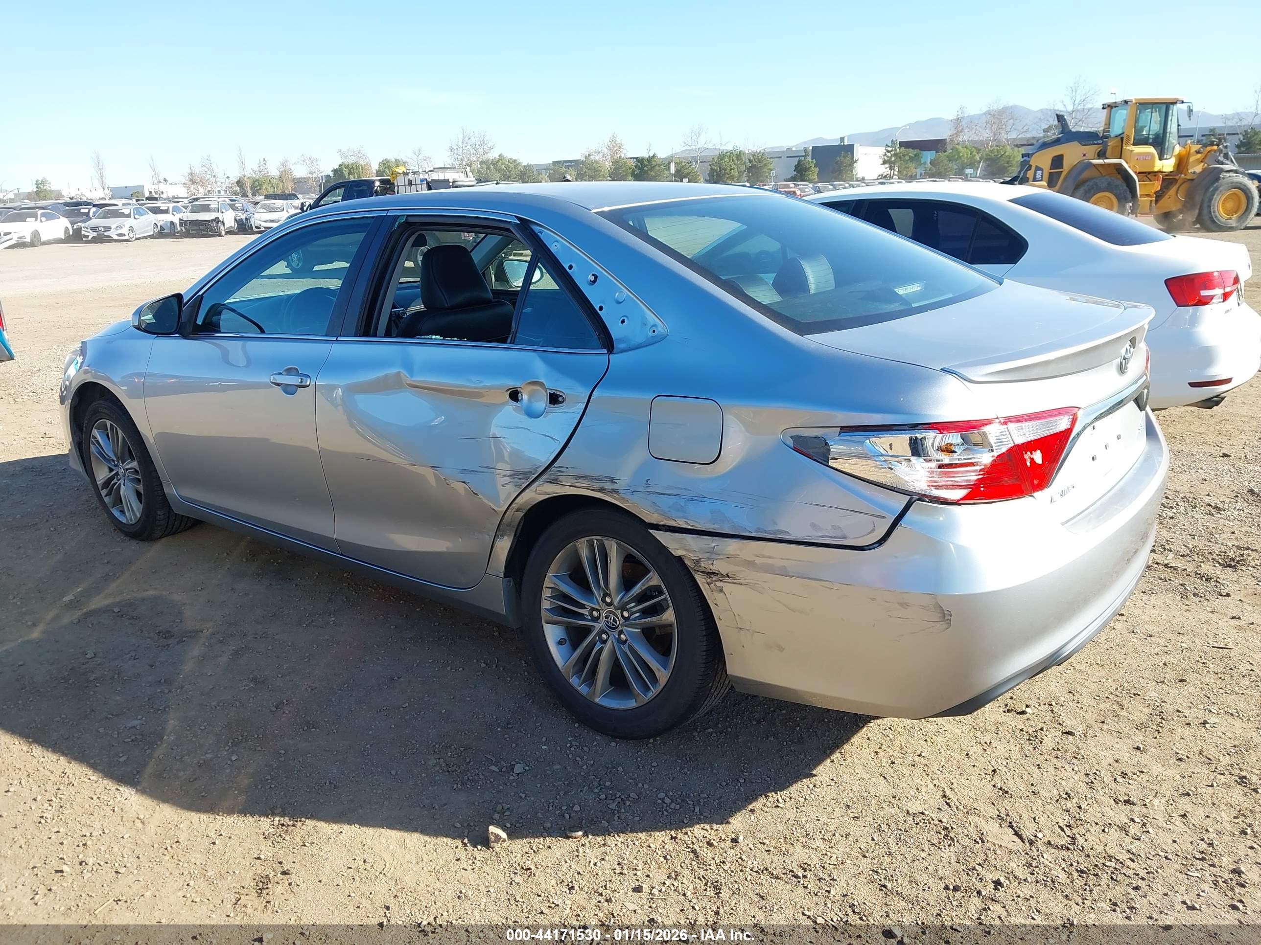 TOYOTA CAMRY image 3
