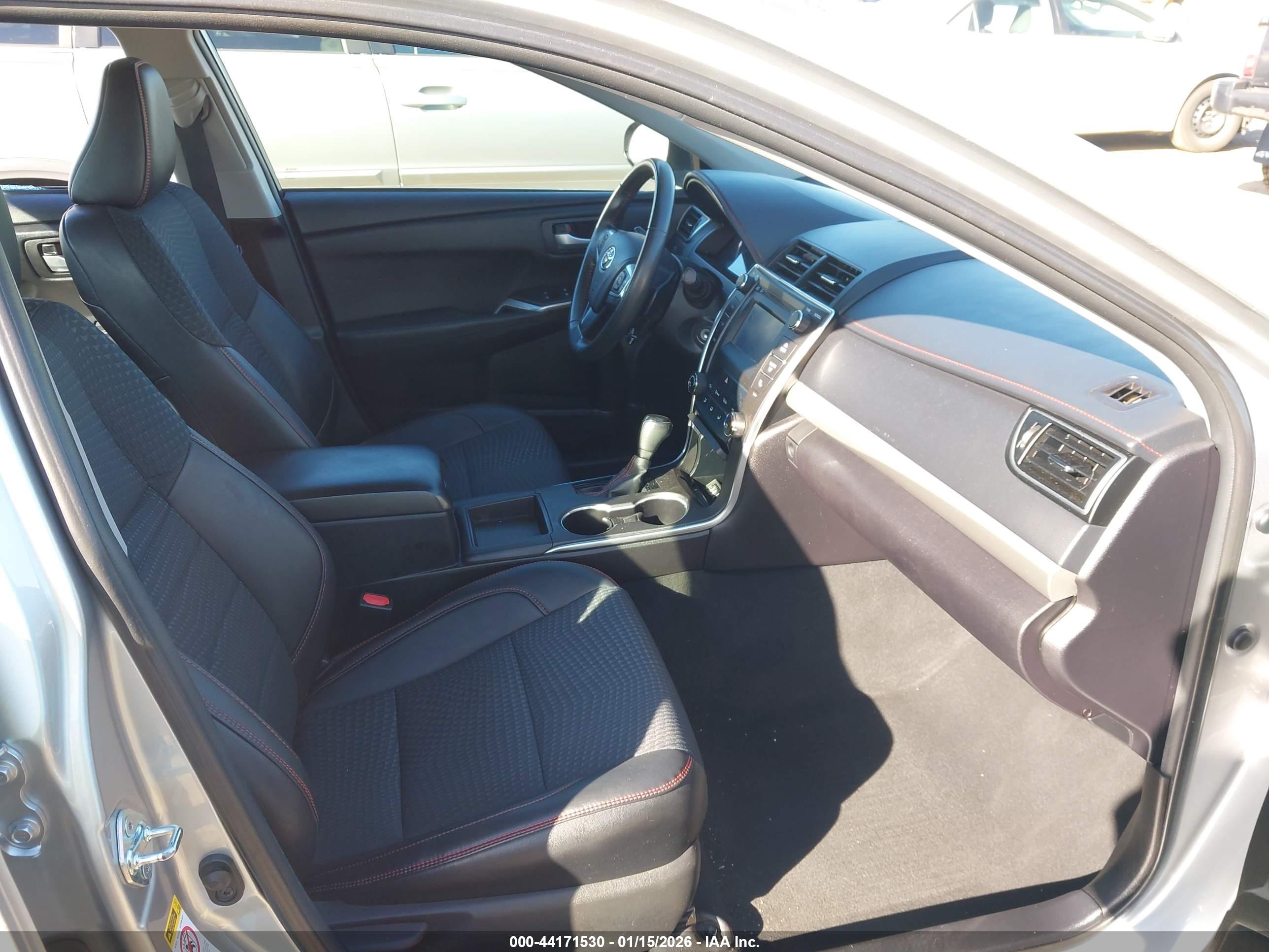 TOYOTA CAMRY image 5