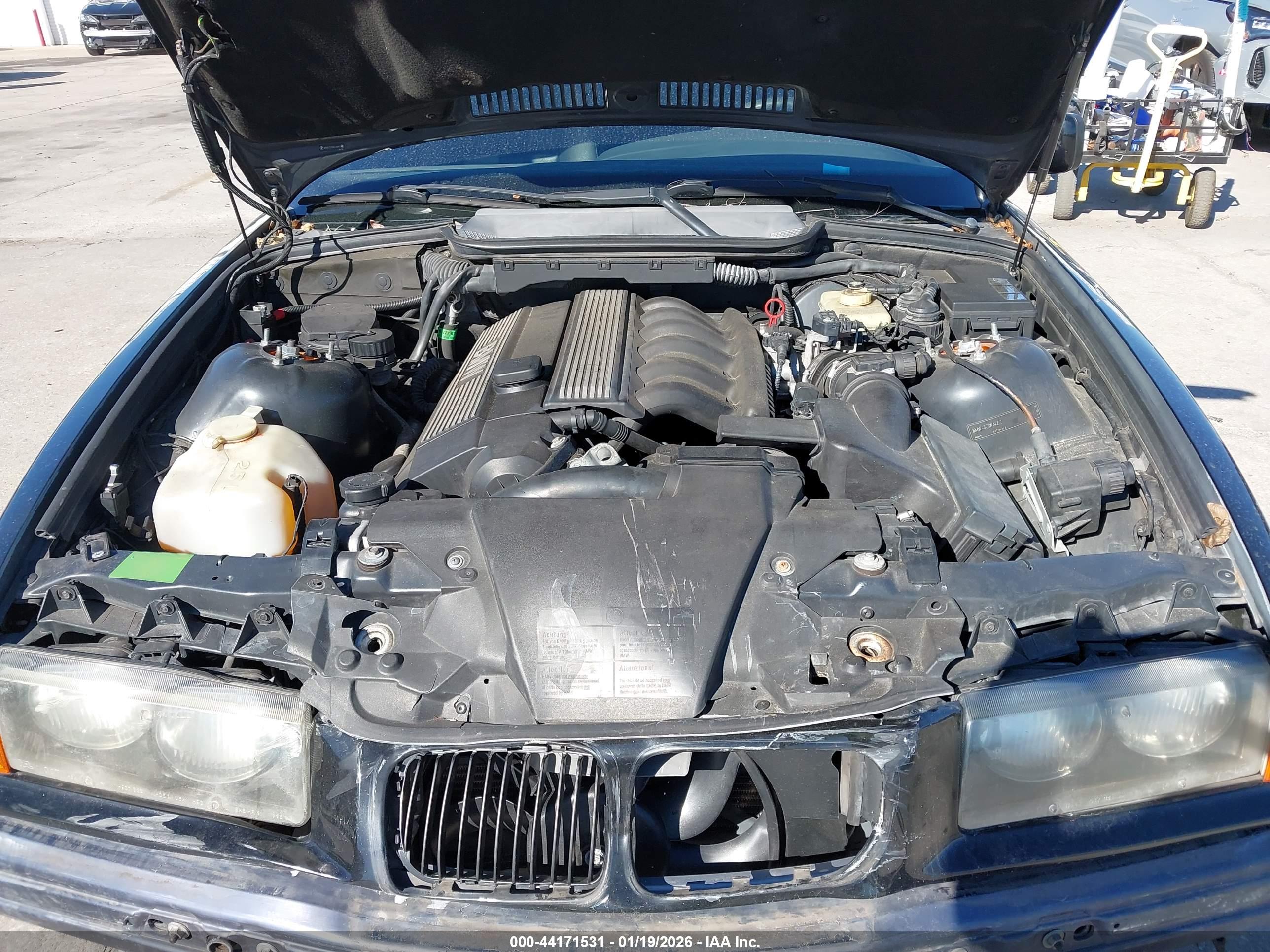 BMW 323IC image 10