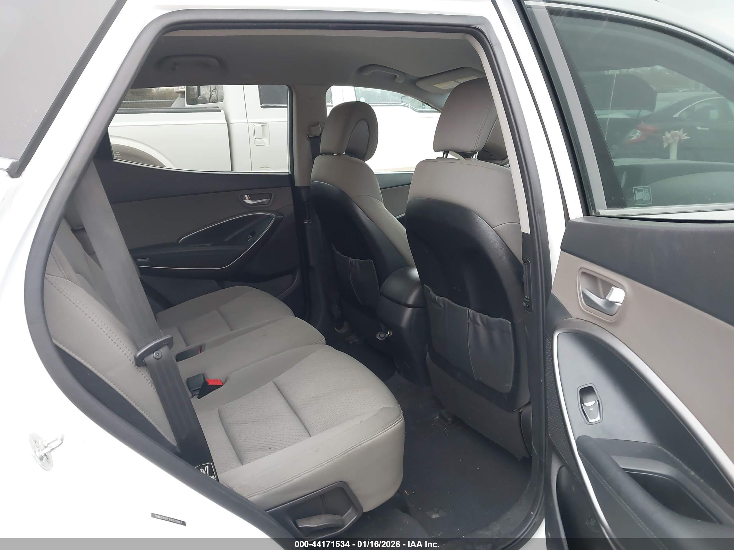 HYUNDAI SANTA image 8