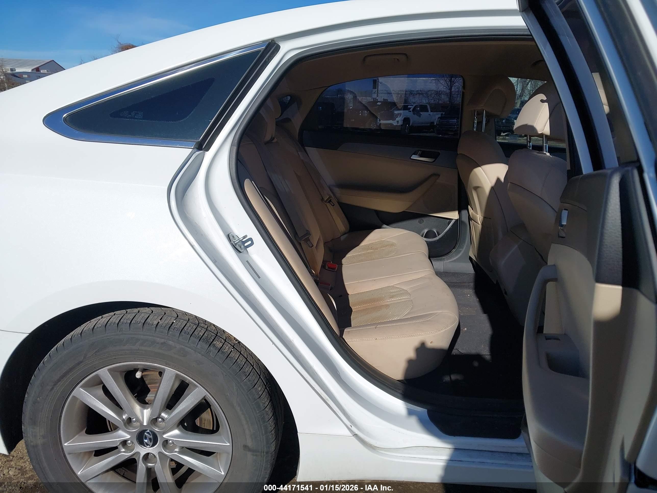 HYUNDAI SONATA image 8