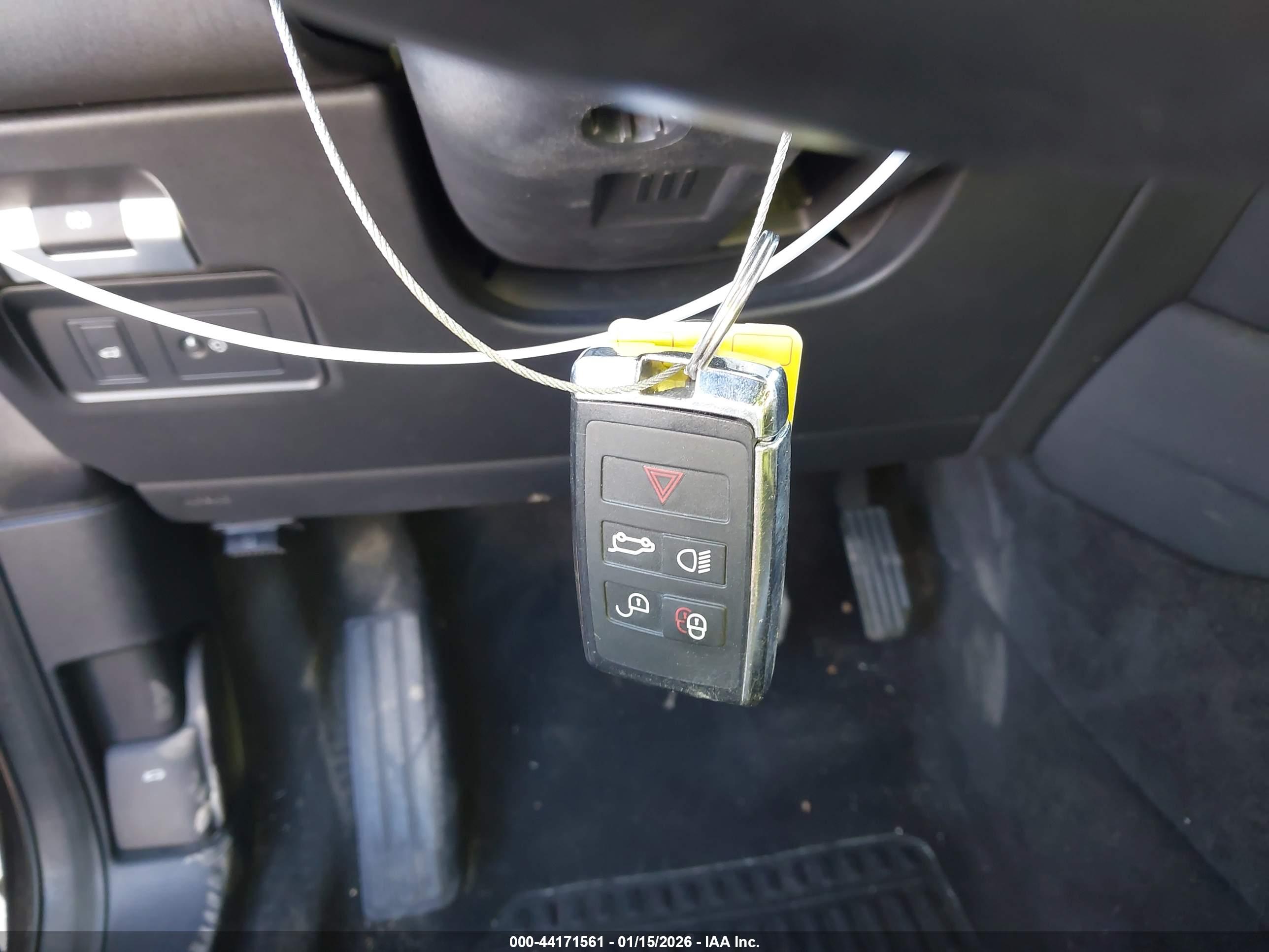 LAND ROVER image 11
