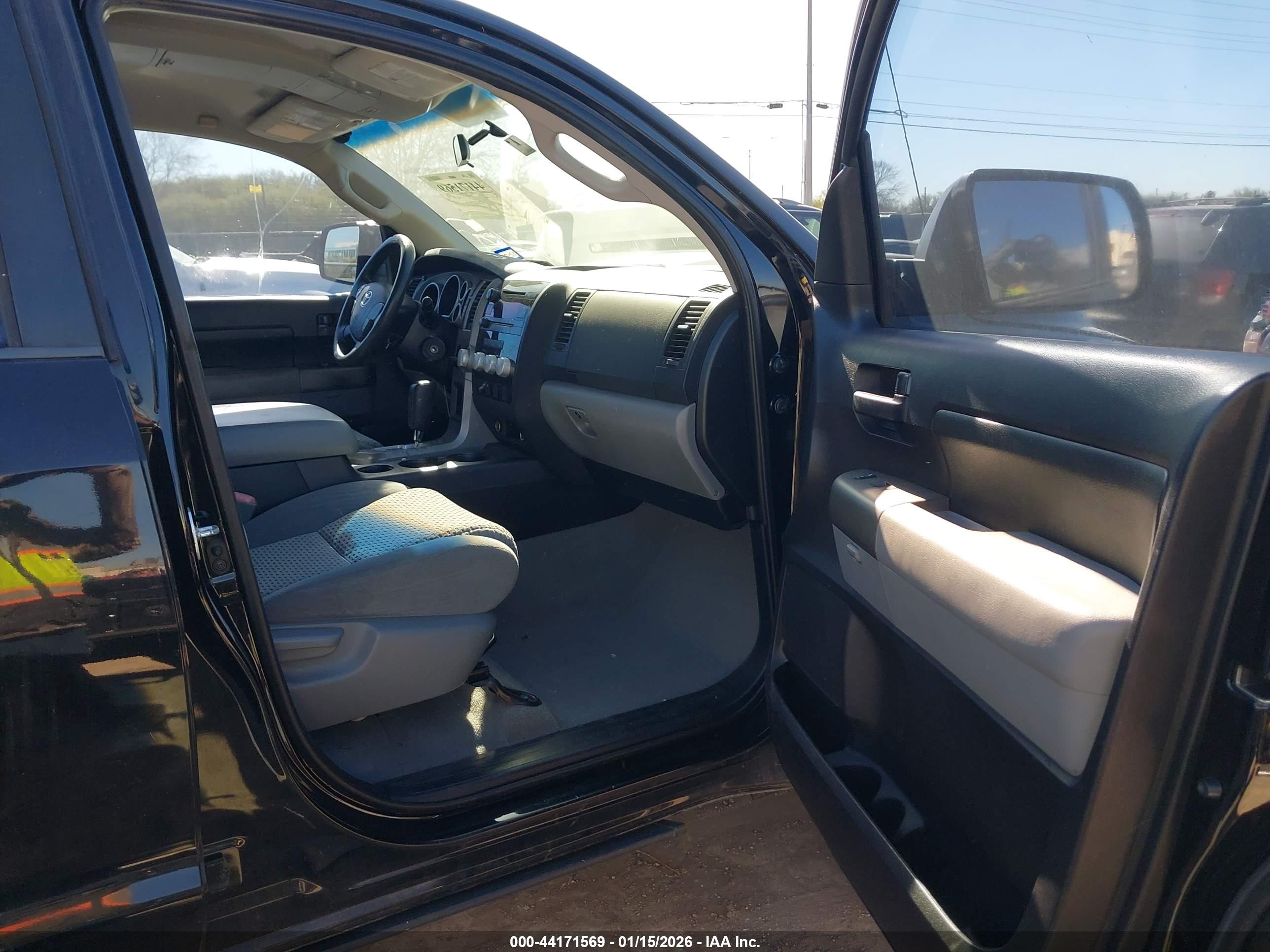 TOYOTA TUNDRA image 5
