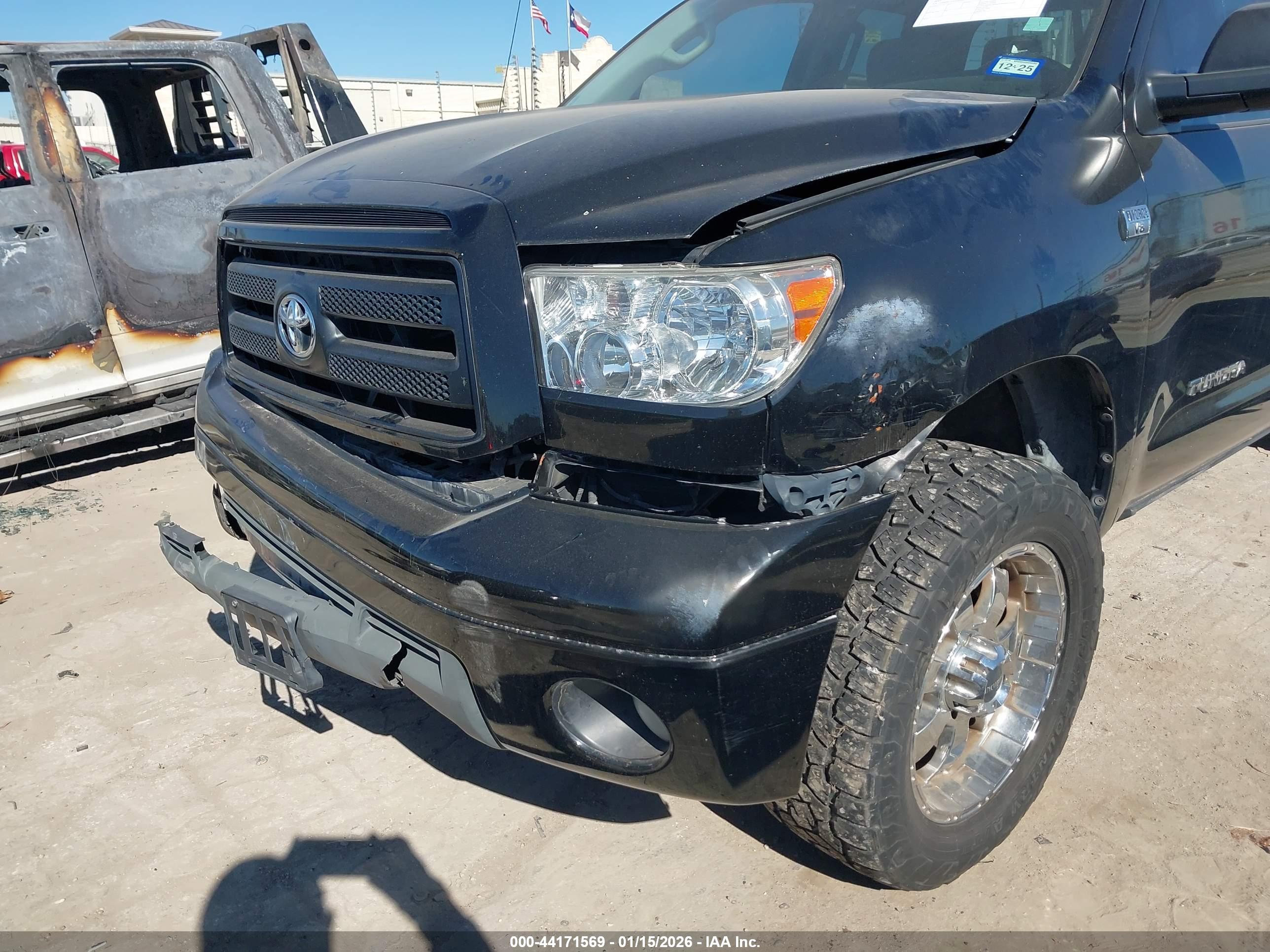 TOYOTA TUNDRA image 6