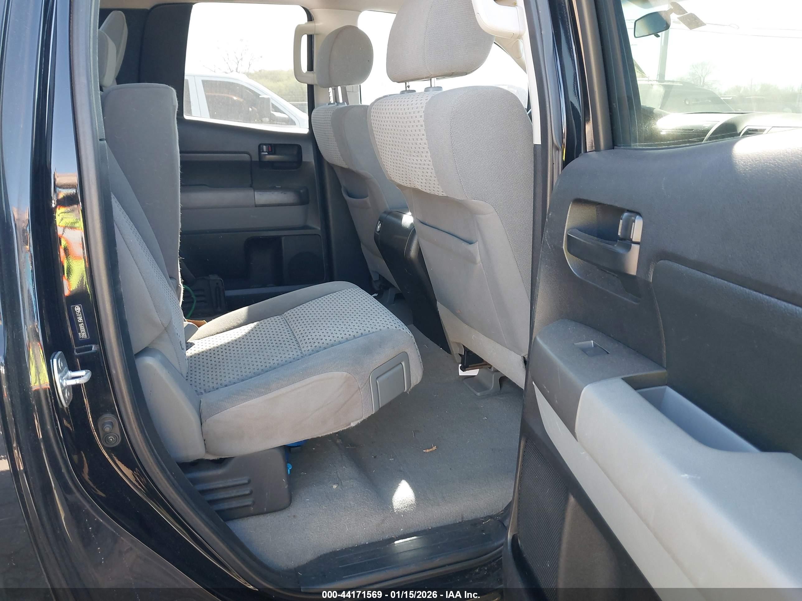 TOYOTA TUNDRA image 8