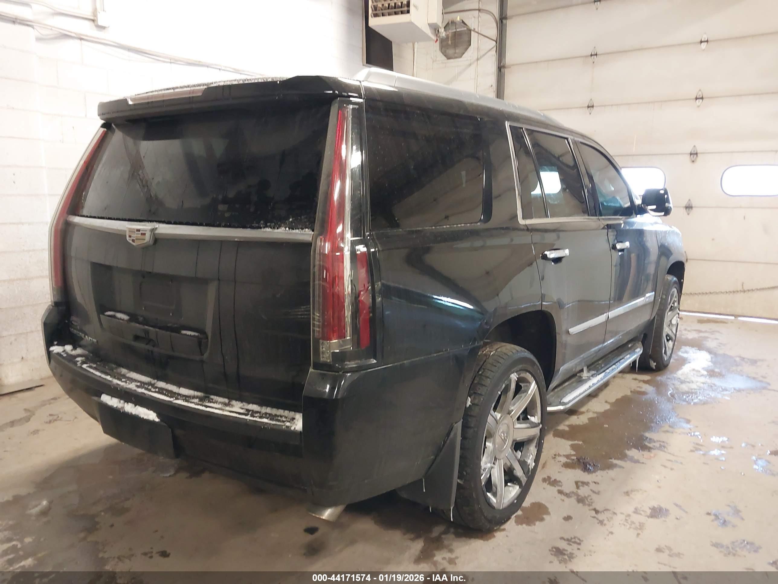 CADILLAC ESCALADE image 4