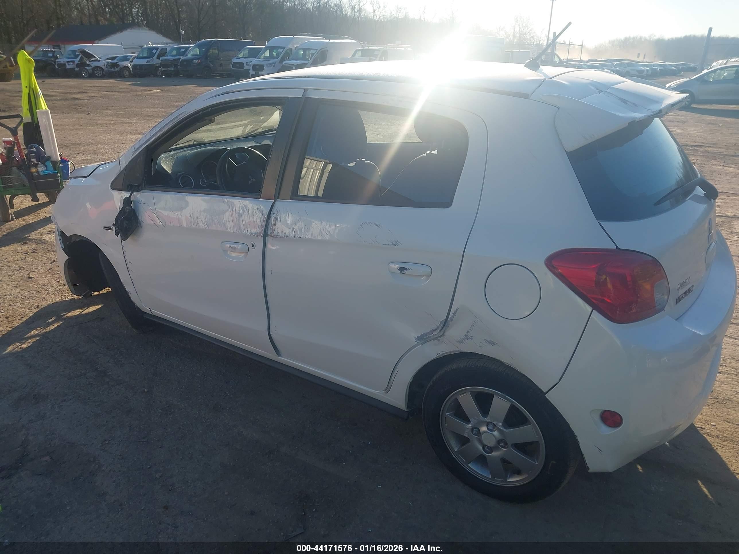 MITSUBISHI MIRAGE image 3