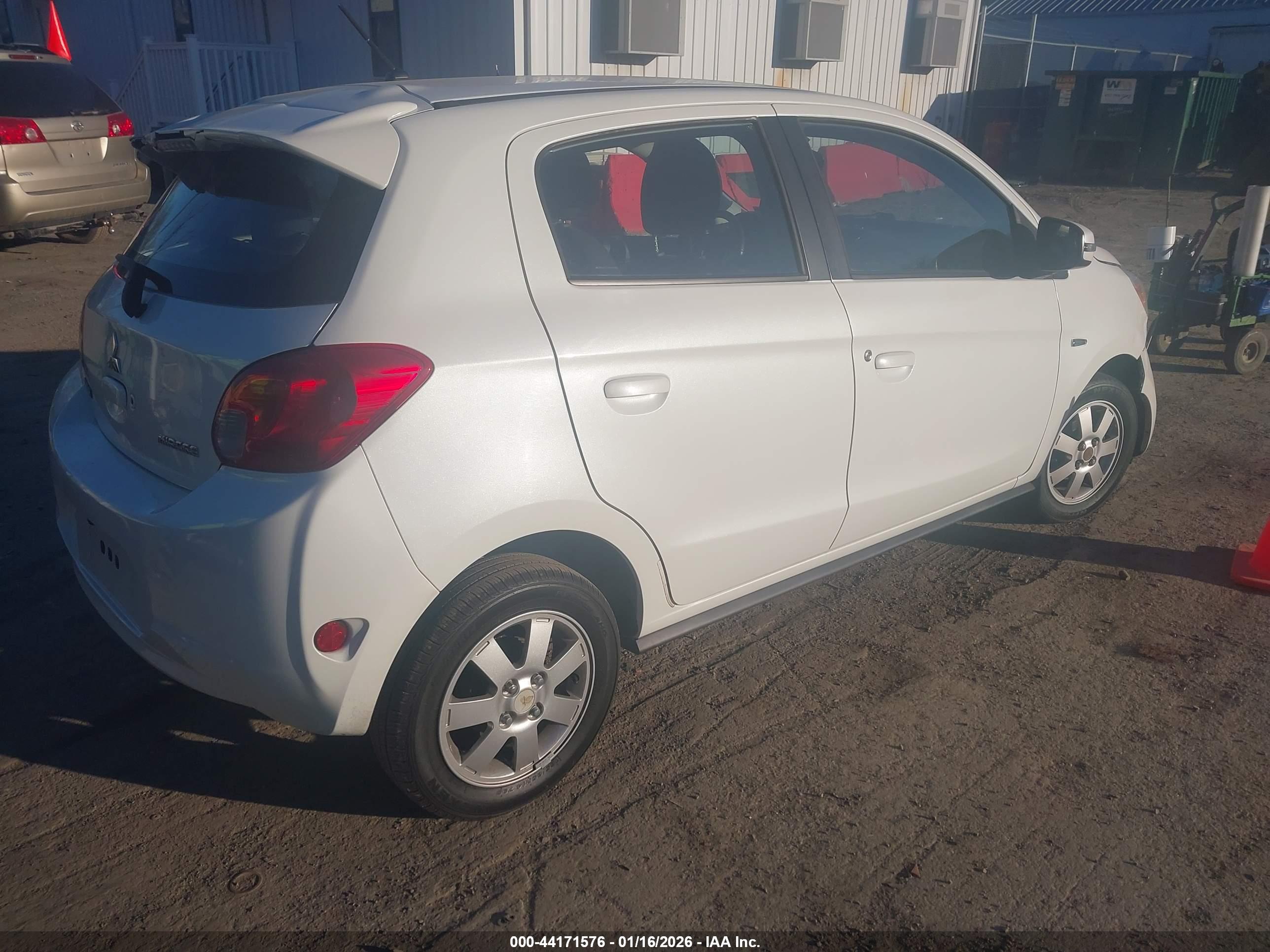 MITSUBISHI MIRAGE image 4