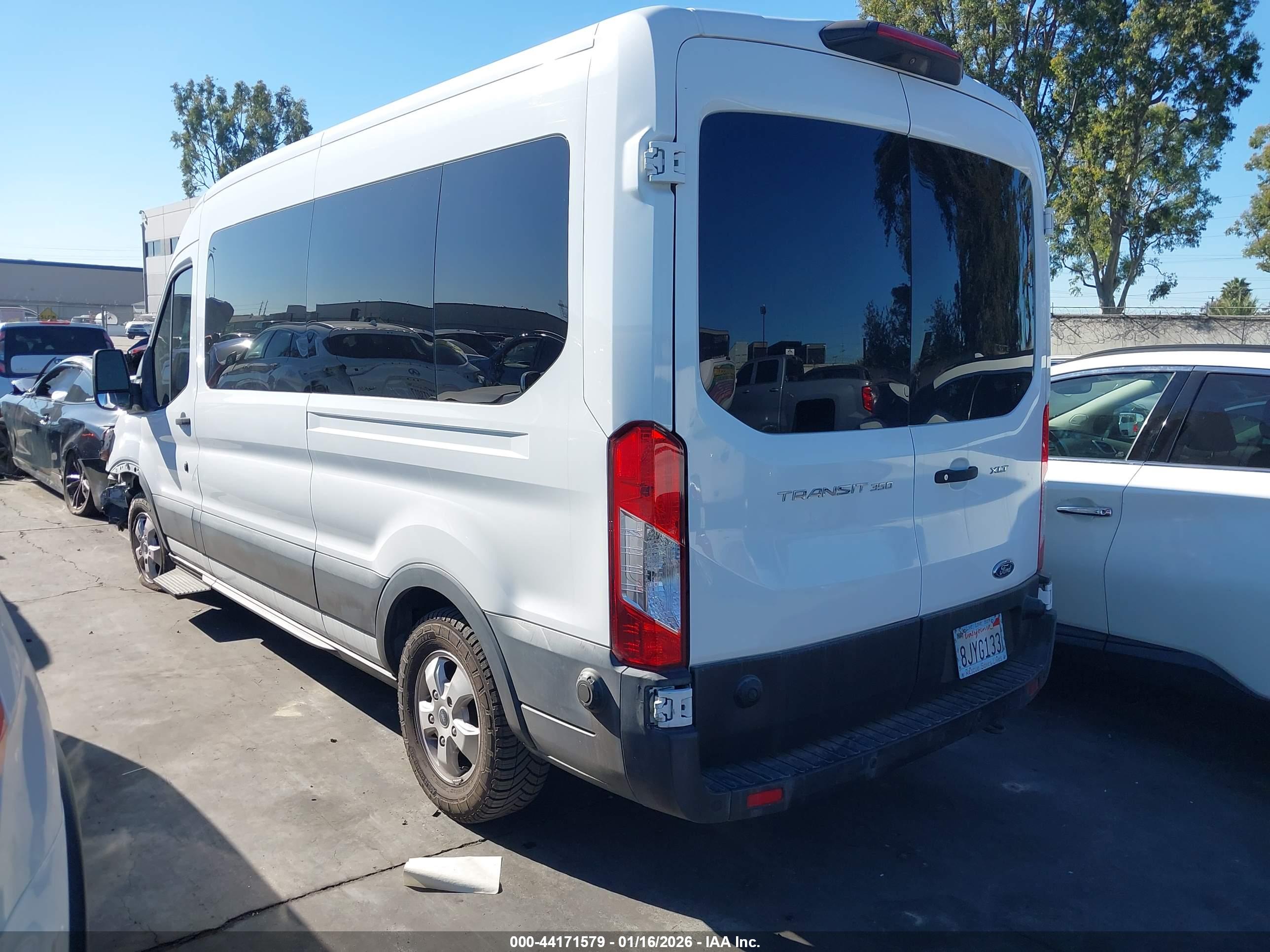 FORD TRANSIT-350 image 3
