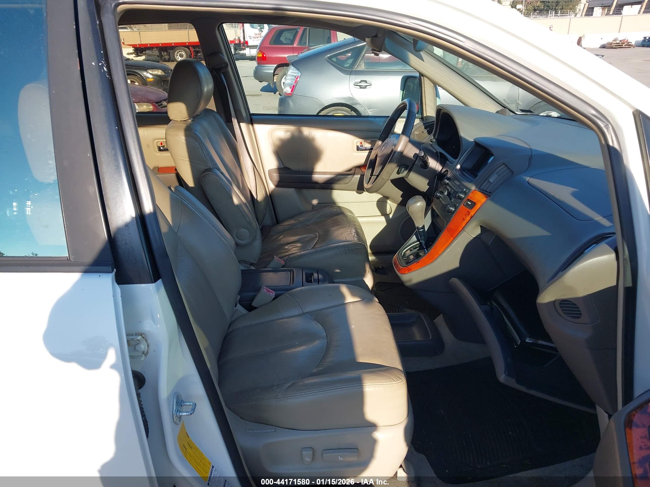 LEXUS RX image 5